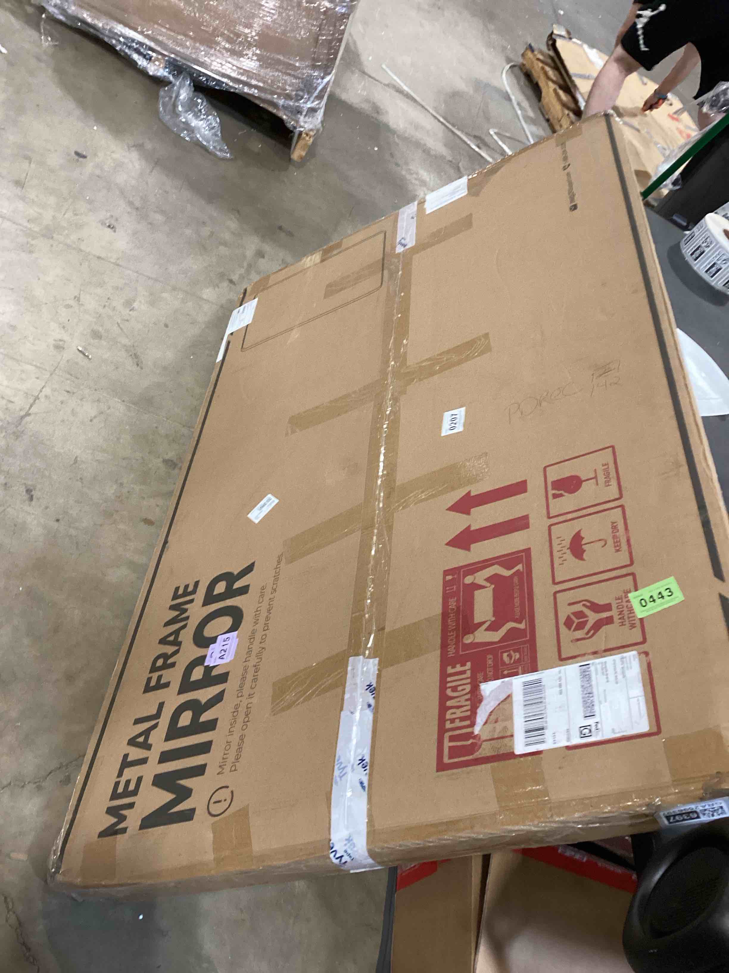 https://s3.amazonaws.com/lotting-images-prod/bidfta/GRA2596397_1753124563515.jpeg