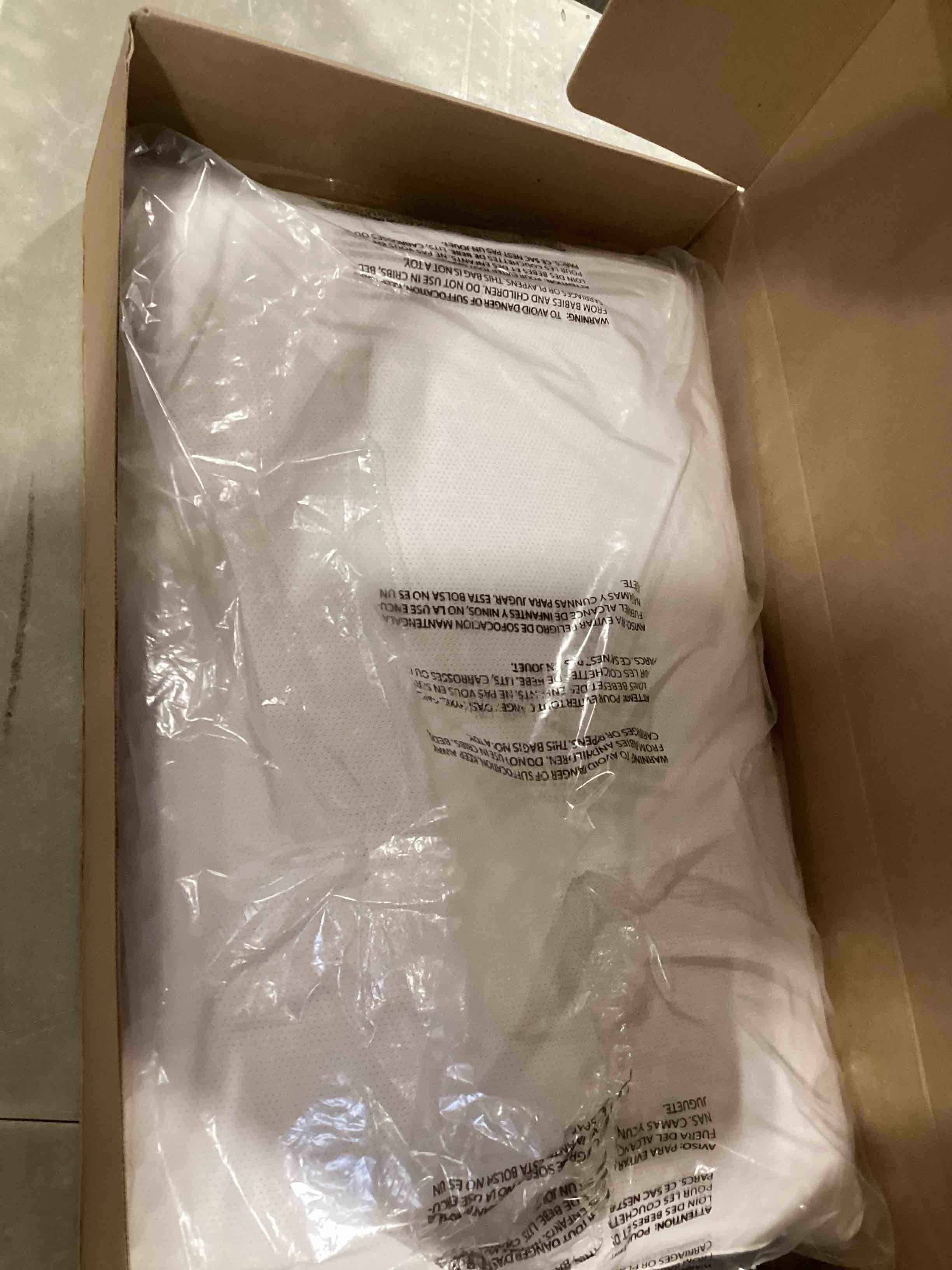 https://s3.amazonaws.com/lotting-images-prod/bidfta/GRA2602137_1754565307986.jpeg