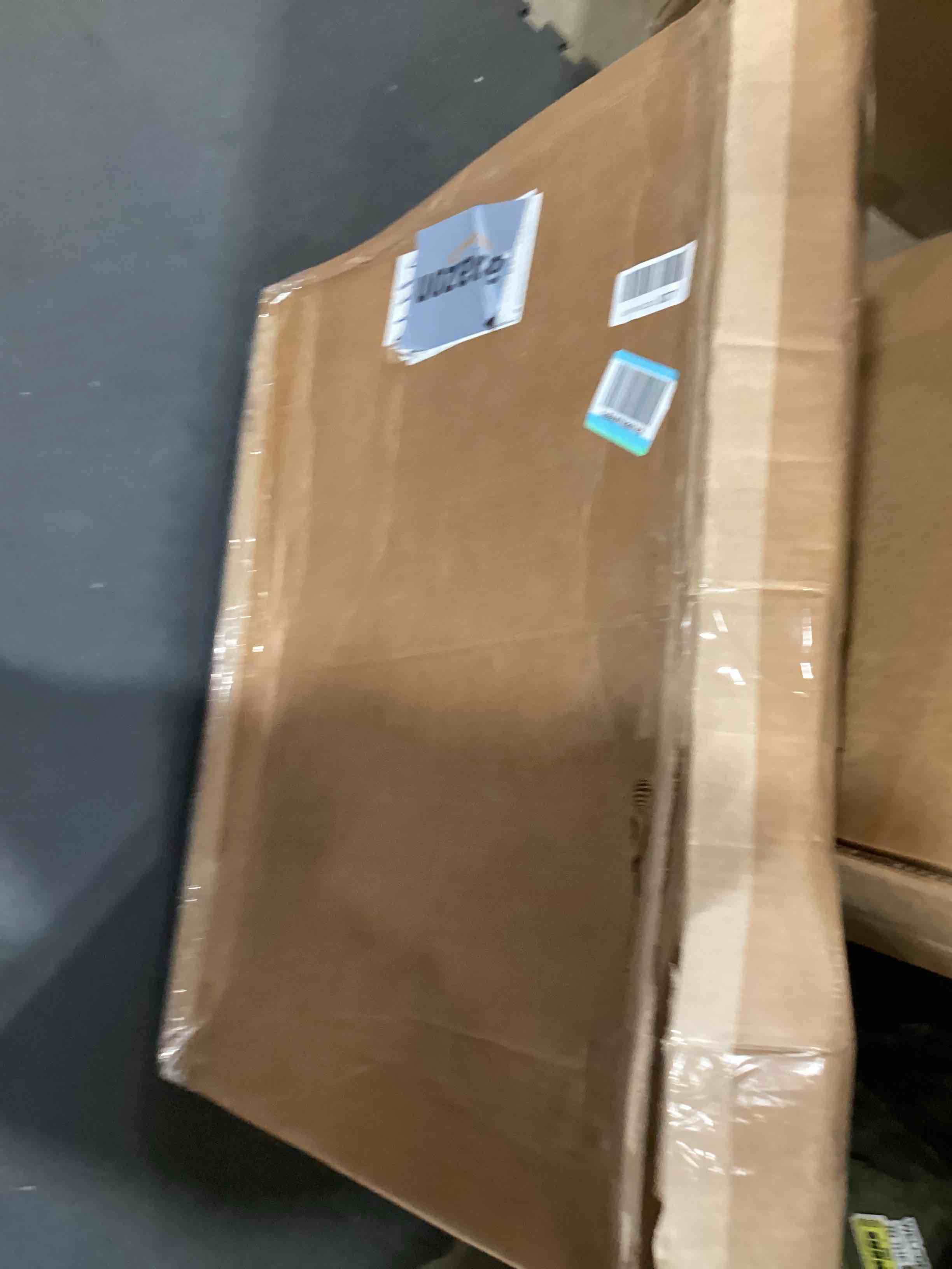 https://s3.amazonaws.com/lotting-images-prod/bidfta/GRA2602167_1754568404242.jpeg