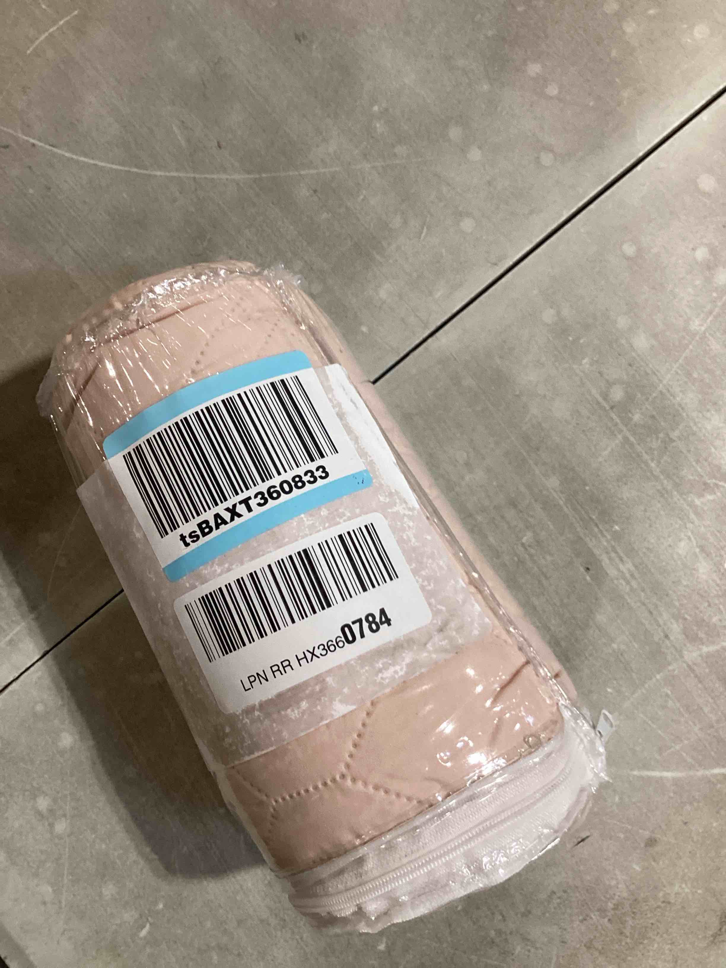 https://s3.amazonaws.com/lotting-images-prod/bidfta/GRA2602190_1754569983665.jpeg