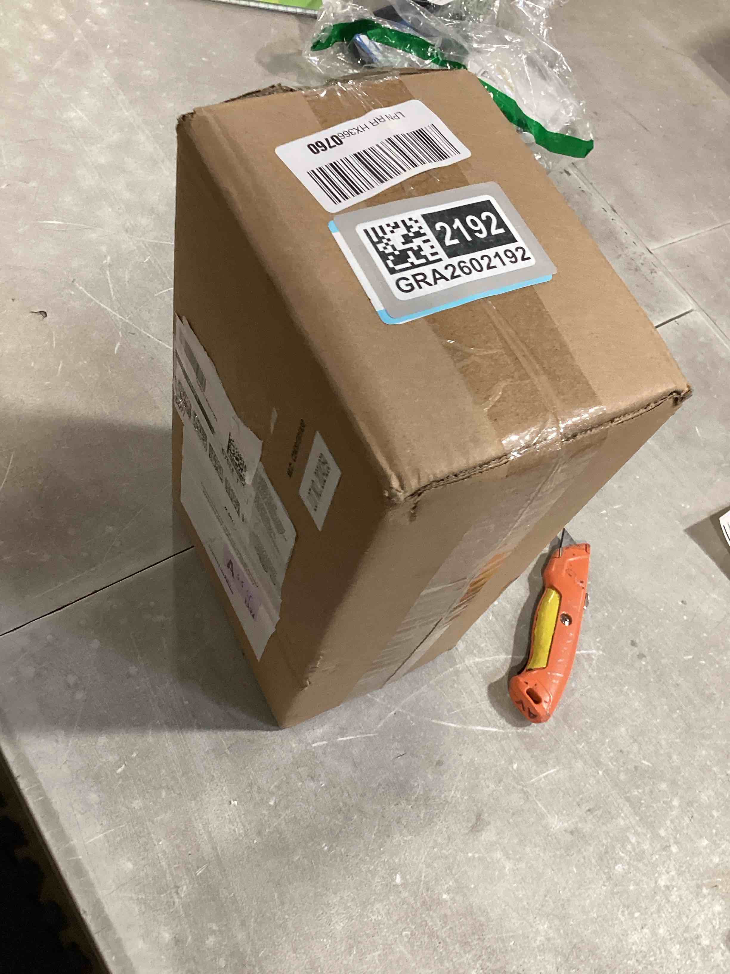 https://s3.amazonaws.com/lotting-images-prod/bidfta/GRA2602192_1754570005420.jpeg