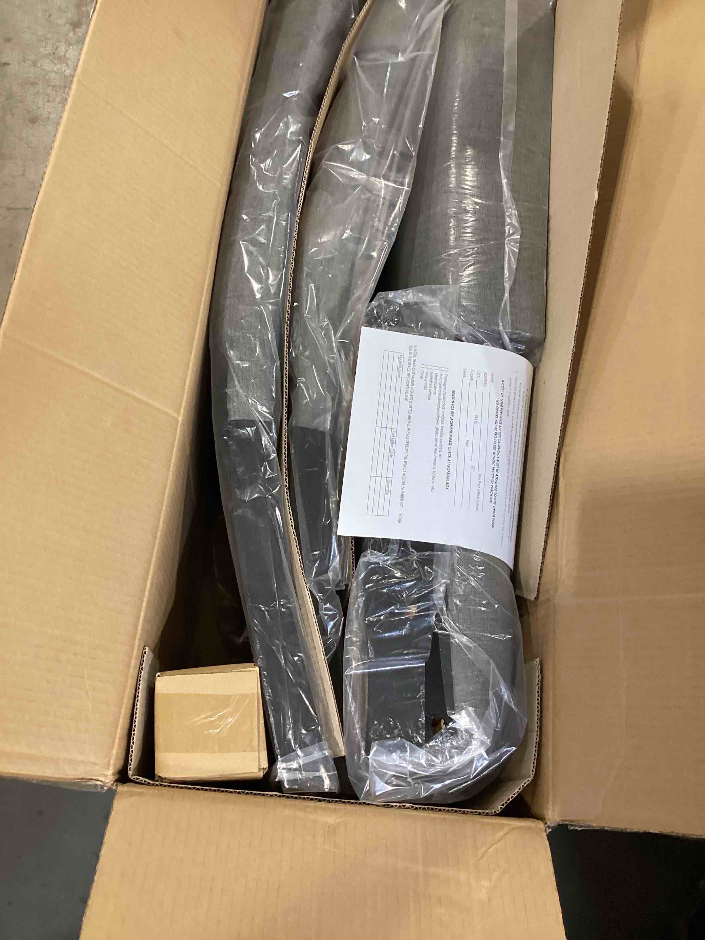 https://s3.amazonaws.com/lotting-images-prod/bidfta/GRA2602281_1754586249605.jpeg