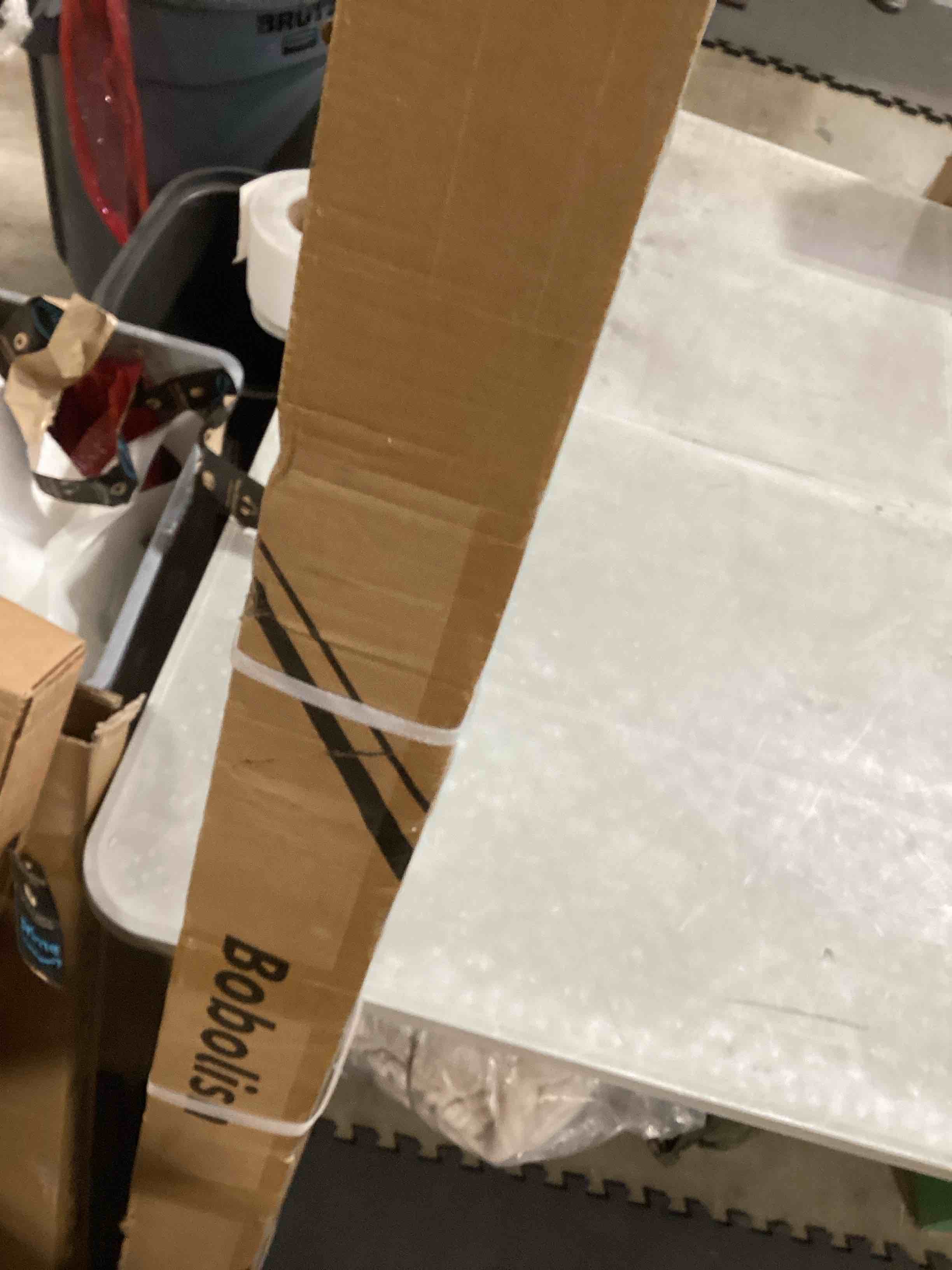 https://s3.amazonaws.com/lotting-images-prod/bidfta/GRA2602370_1754657469275.jpeg