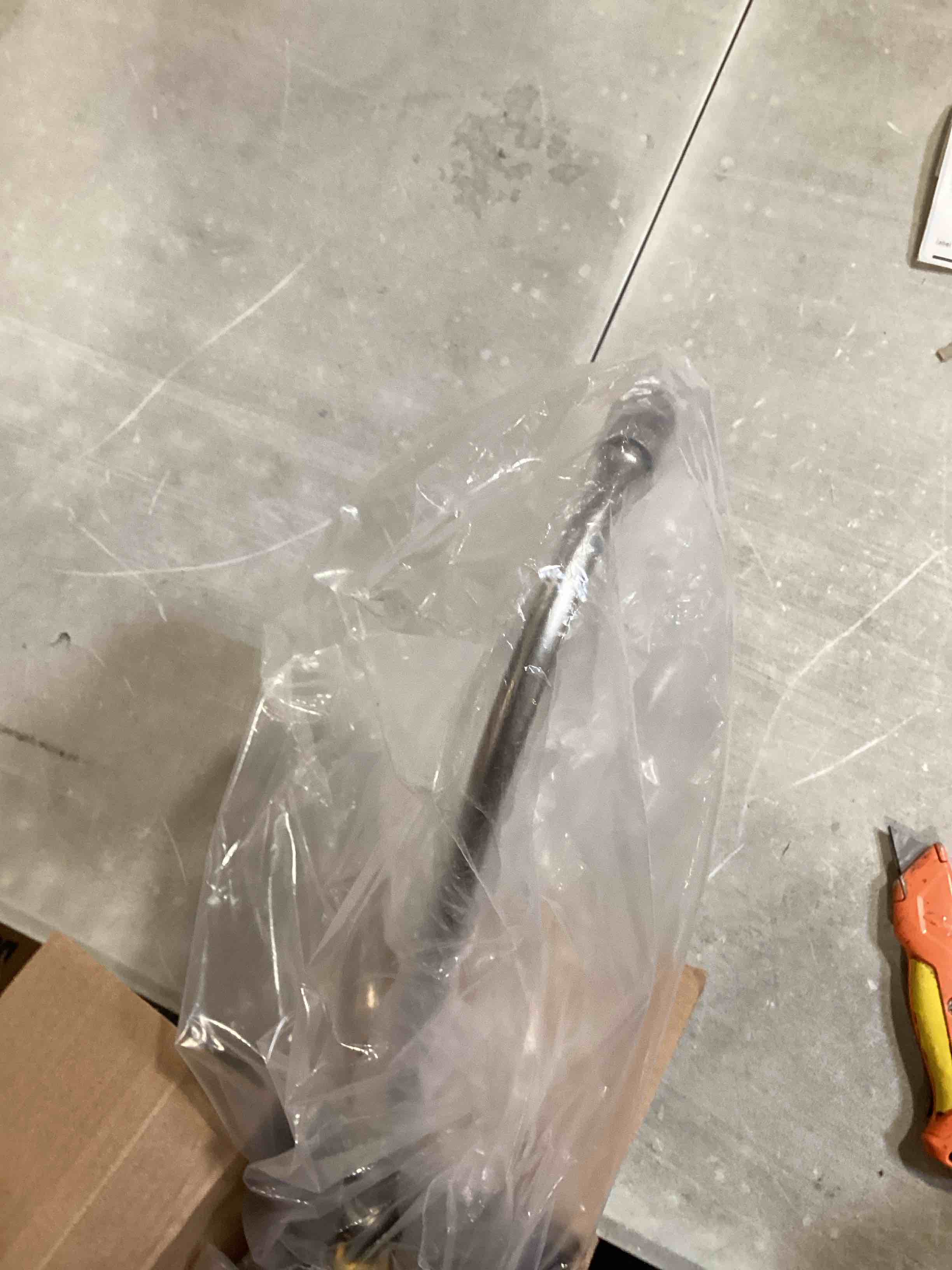https://s3.amazonaws.com/lotting-images-prod/bidfta/GRA2602577_1754680468885.jpeg