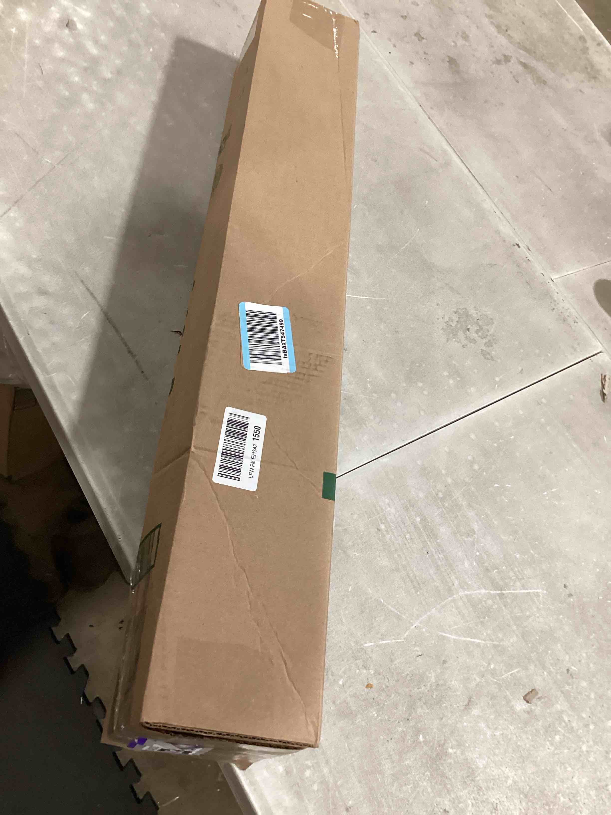 https://s3.amazonaws.com/lotting-images-prod/bidfta/GRA2602618_1754911213509.jpeg