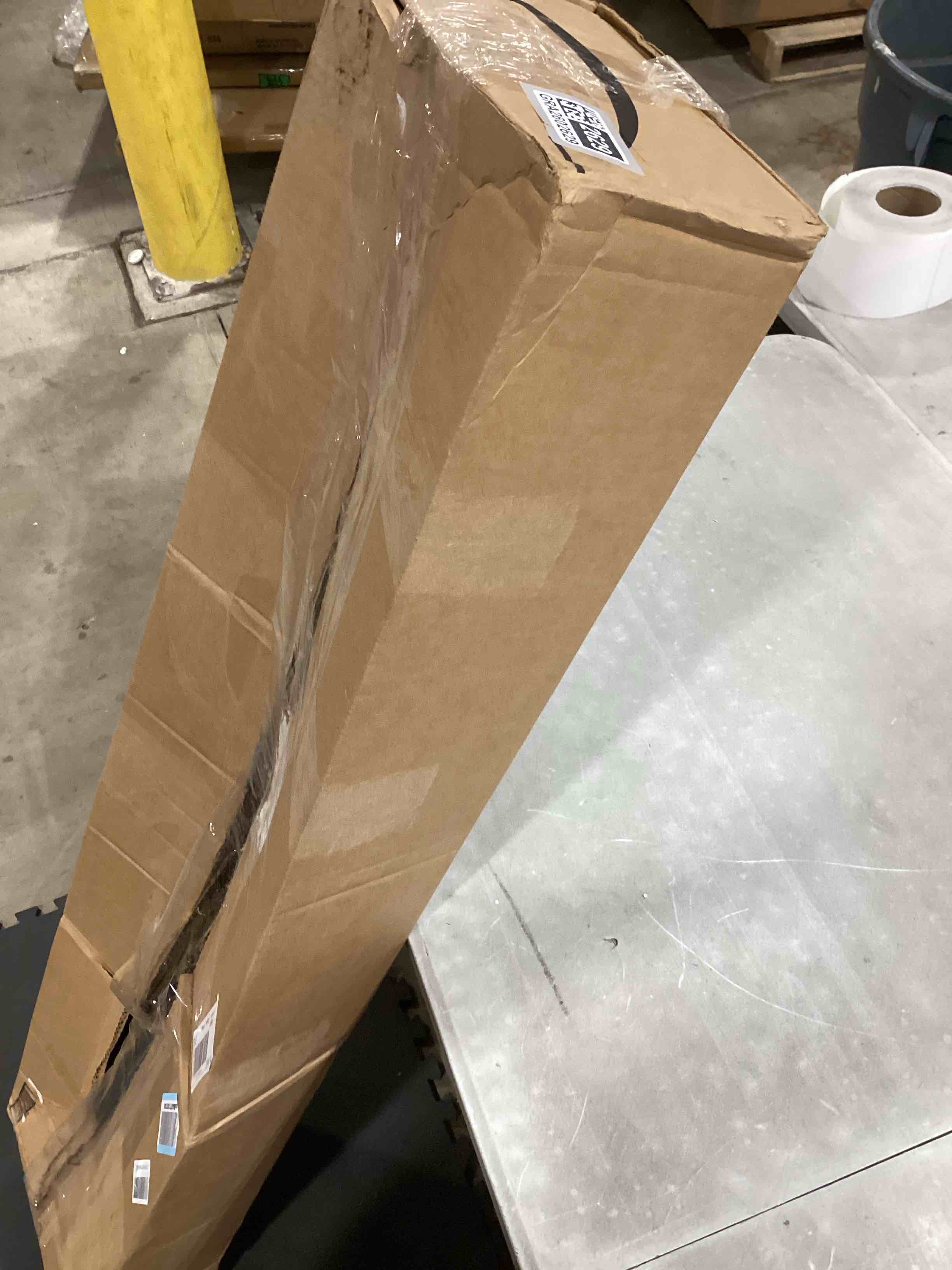 https://s3.amazonaws.com/lotting-images-prod/bidfta/GRA2602629_1754912696769.jpeg