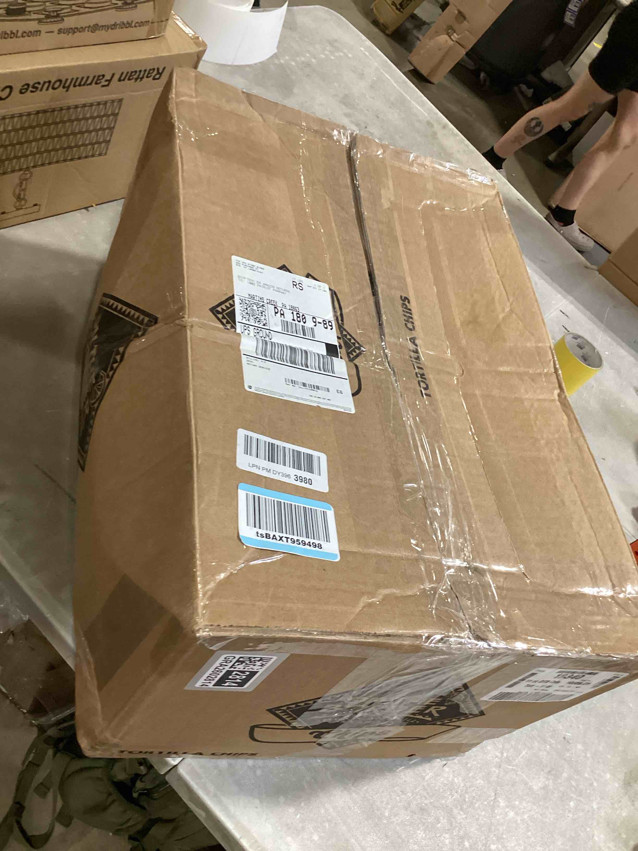 https://s3.amazonaws.com/lotting-images-prod/bidfta/GRA2602814_1754931108167.jpeg