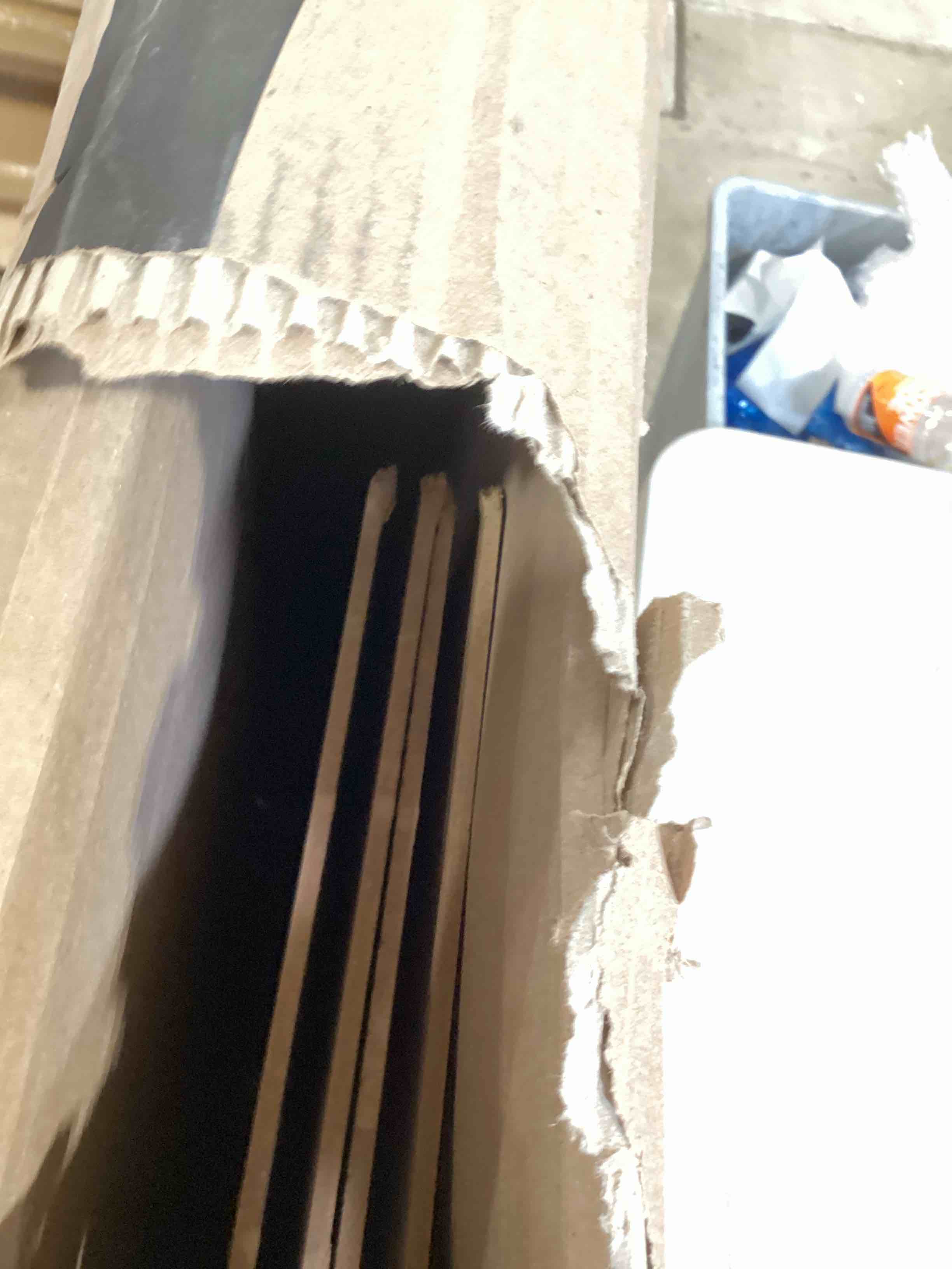 https://s3.amazonaws.com/lotting-images-prod/bidfta/GRA2602858_1754934618868.jpeg