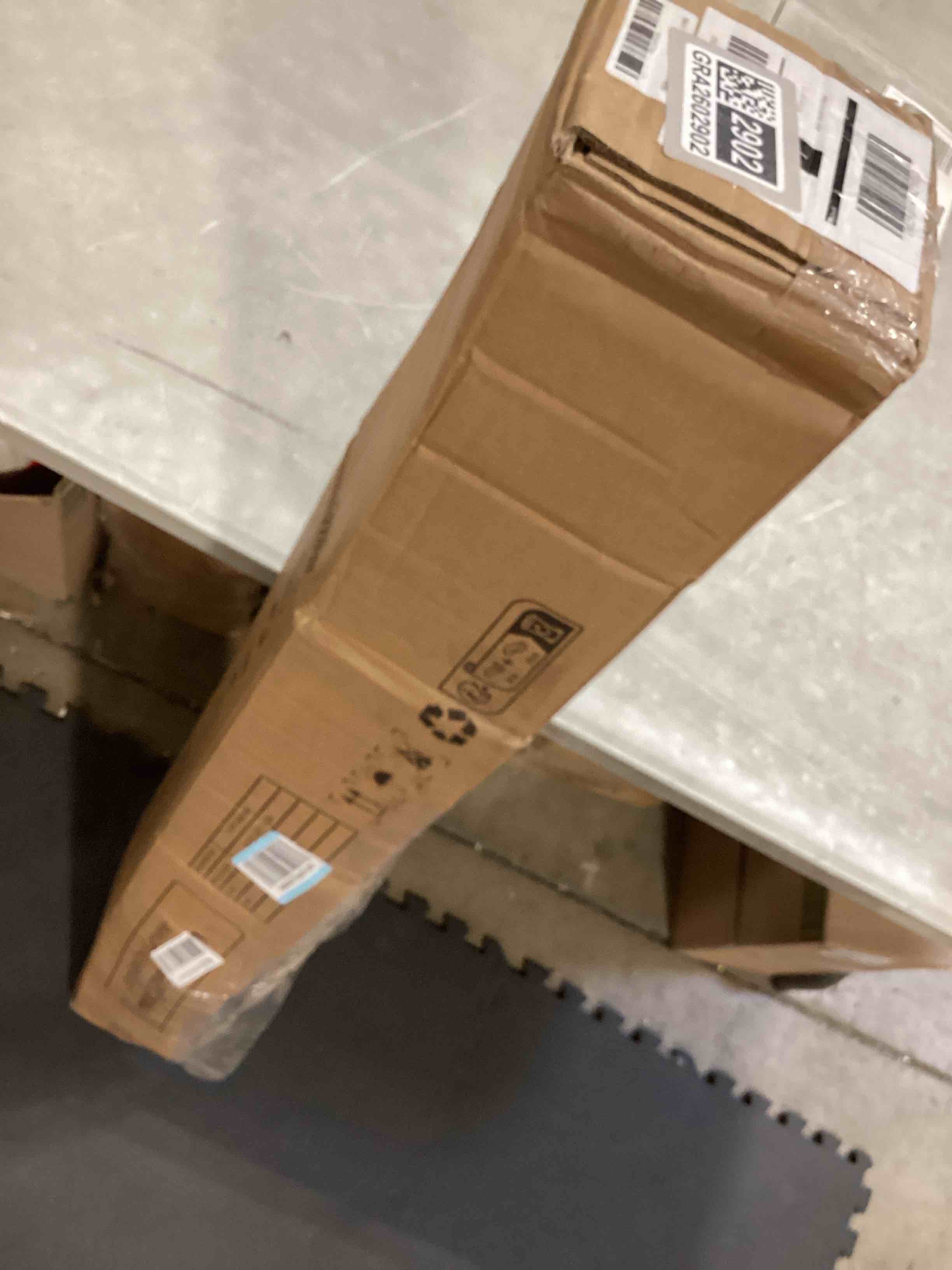 https://s3.amazonaws.com/lotting-images-prod/bidfta/GRA2602902_1754938805449.jpeg
