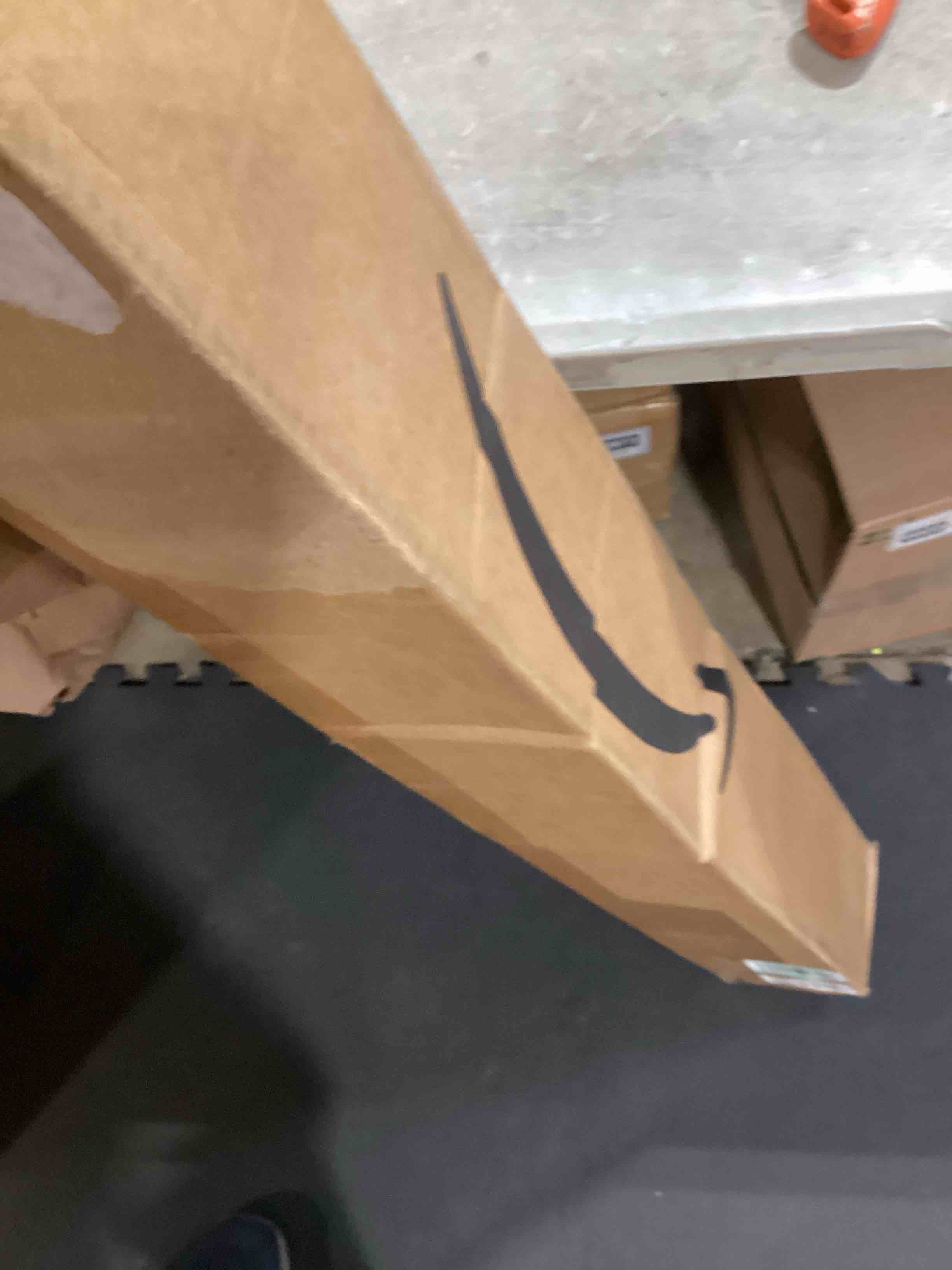 https://s3.amazonaws.com/lotting-images-prod/bidfta/GRA2602983_1755000232531.jpeg