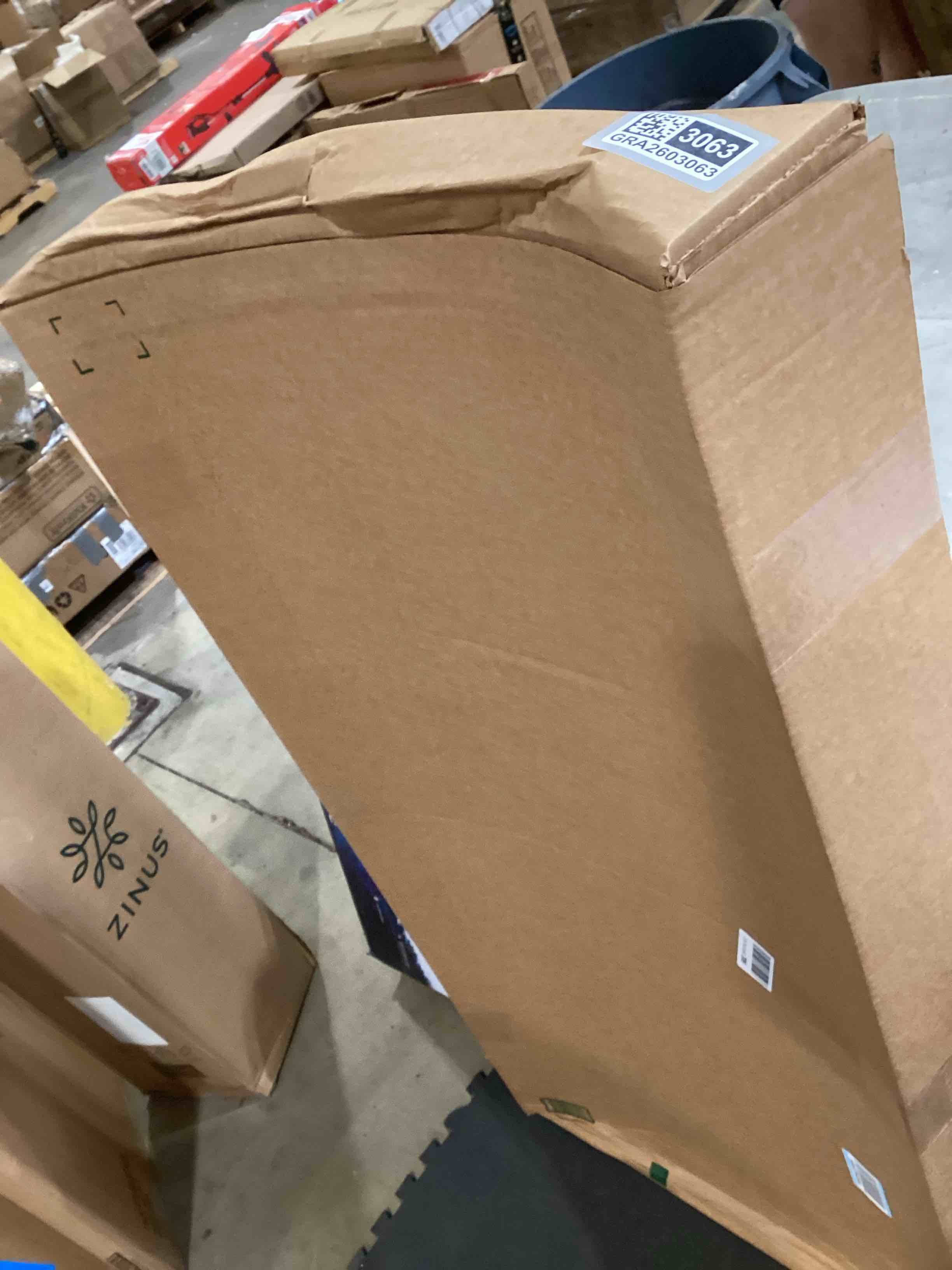 https://s3.amazonaws.com/lotting-images-prod/bidfta/GRA2603063_1755008016939.jpeg