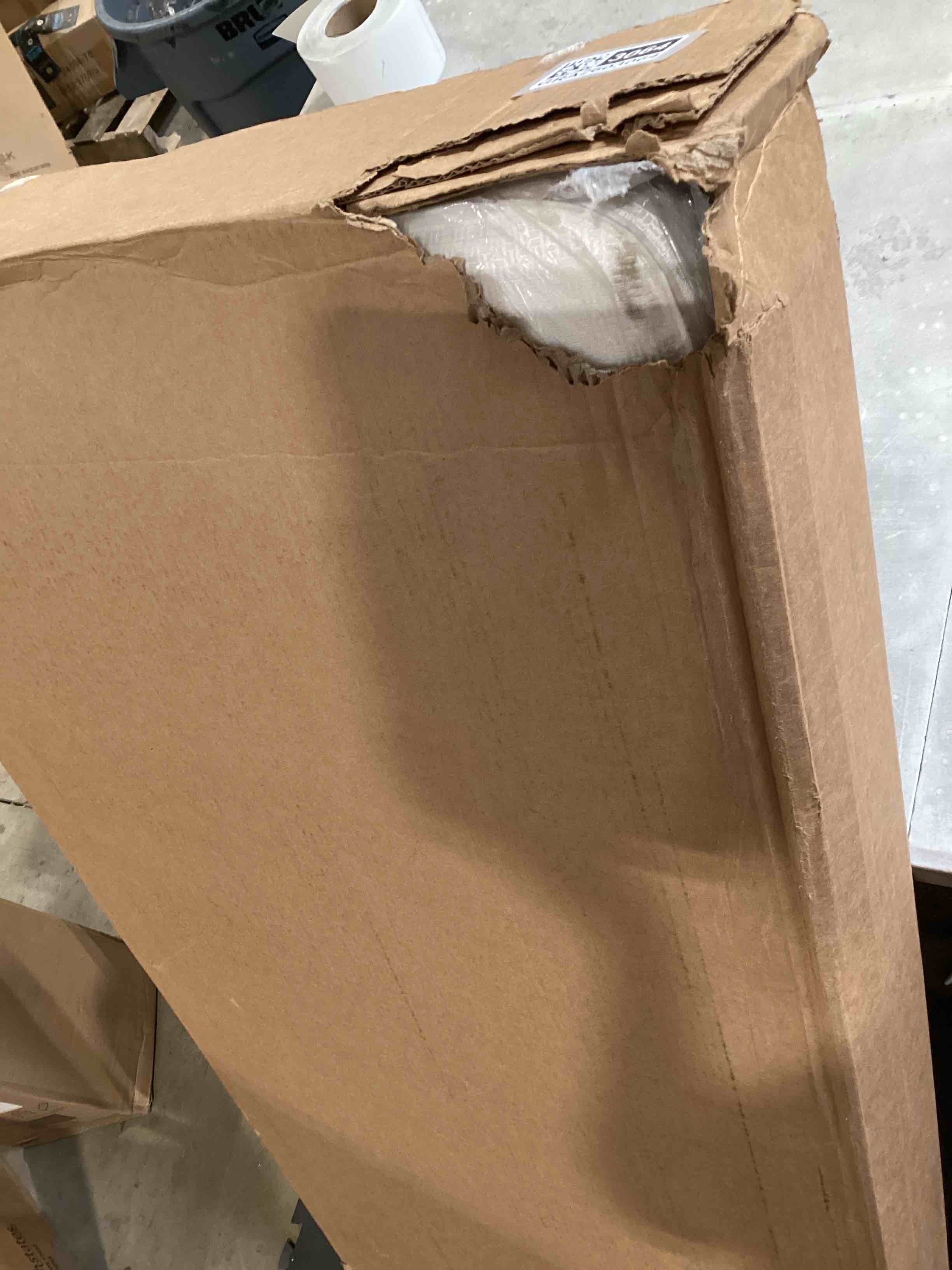 https://s3.amazonaws.com/lotting-images-prod/bidfta/GRA2603064_1755007985770.jpeg