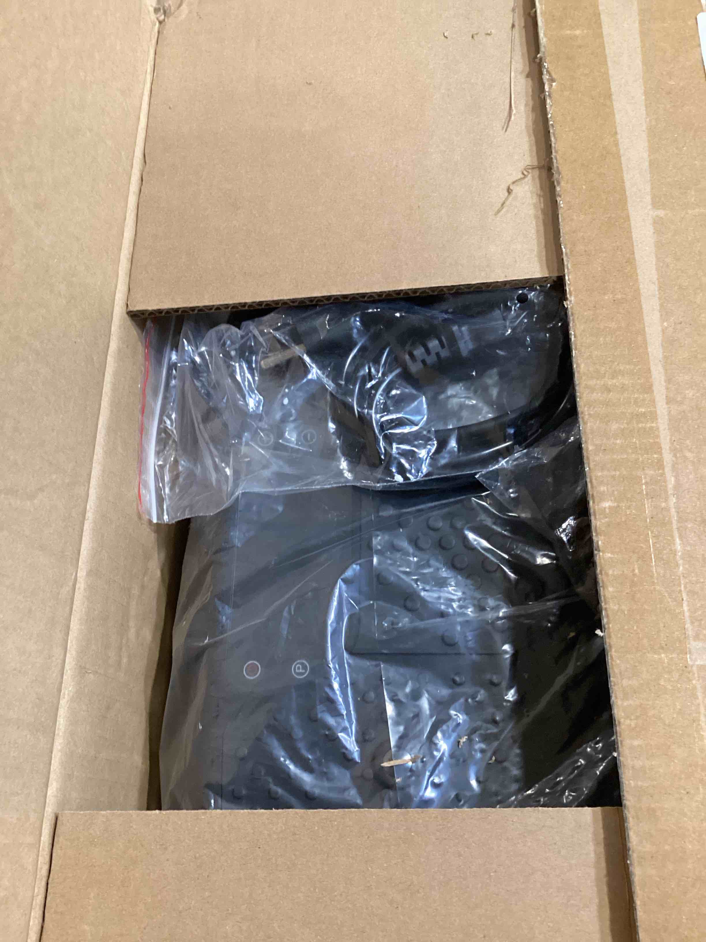 https://s3.amazonaws.com/lotting-images-prod/bidfta/GRA2603071_1755009571480.jpeg
