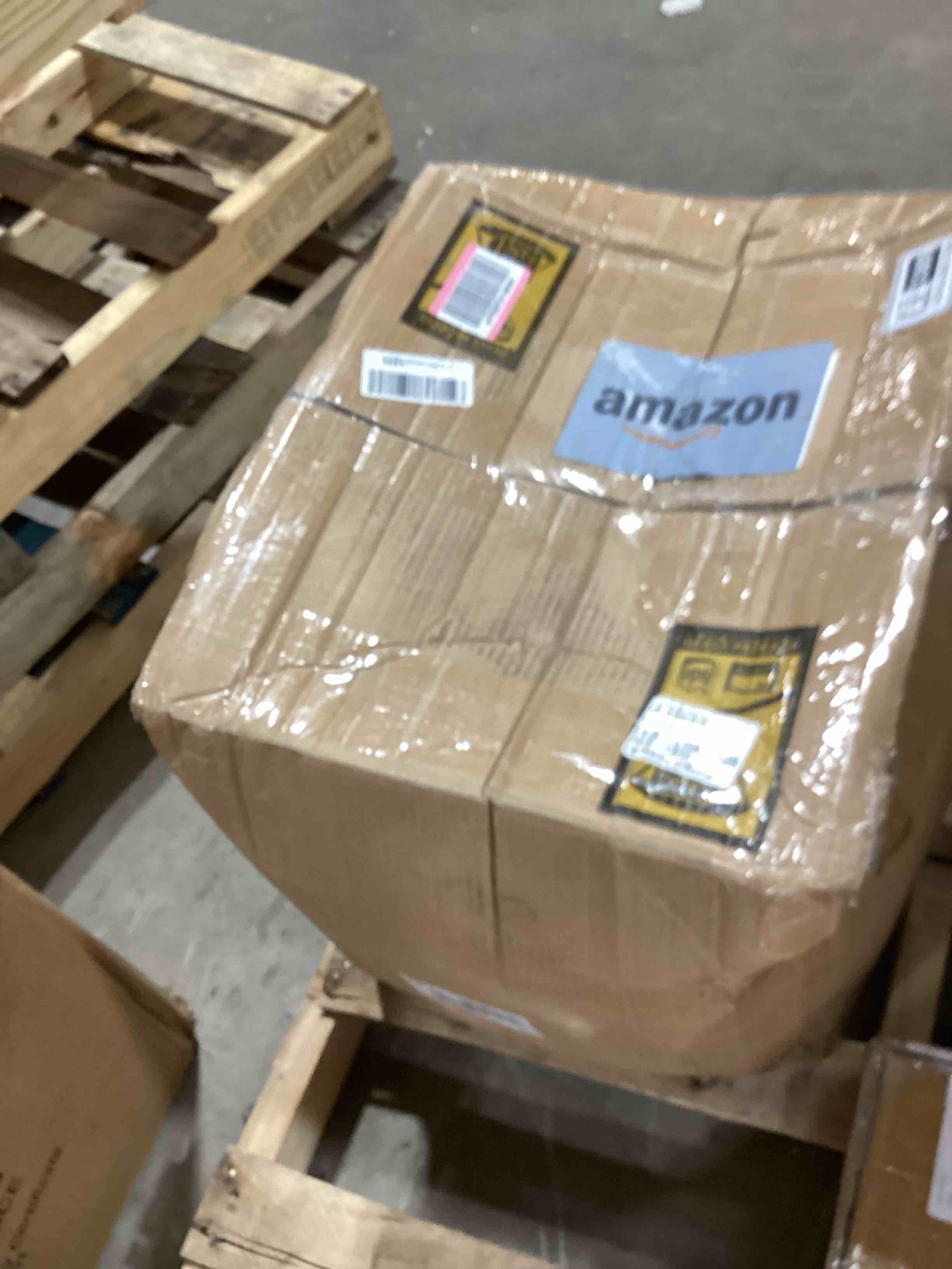 https://s3.amazonaws.com/lotting-images-prod/bidfta/GRA2603309_1755092073415.jpeg