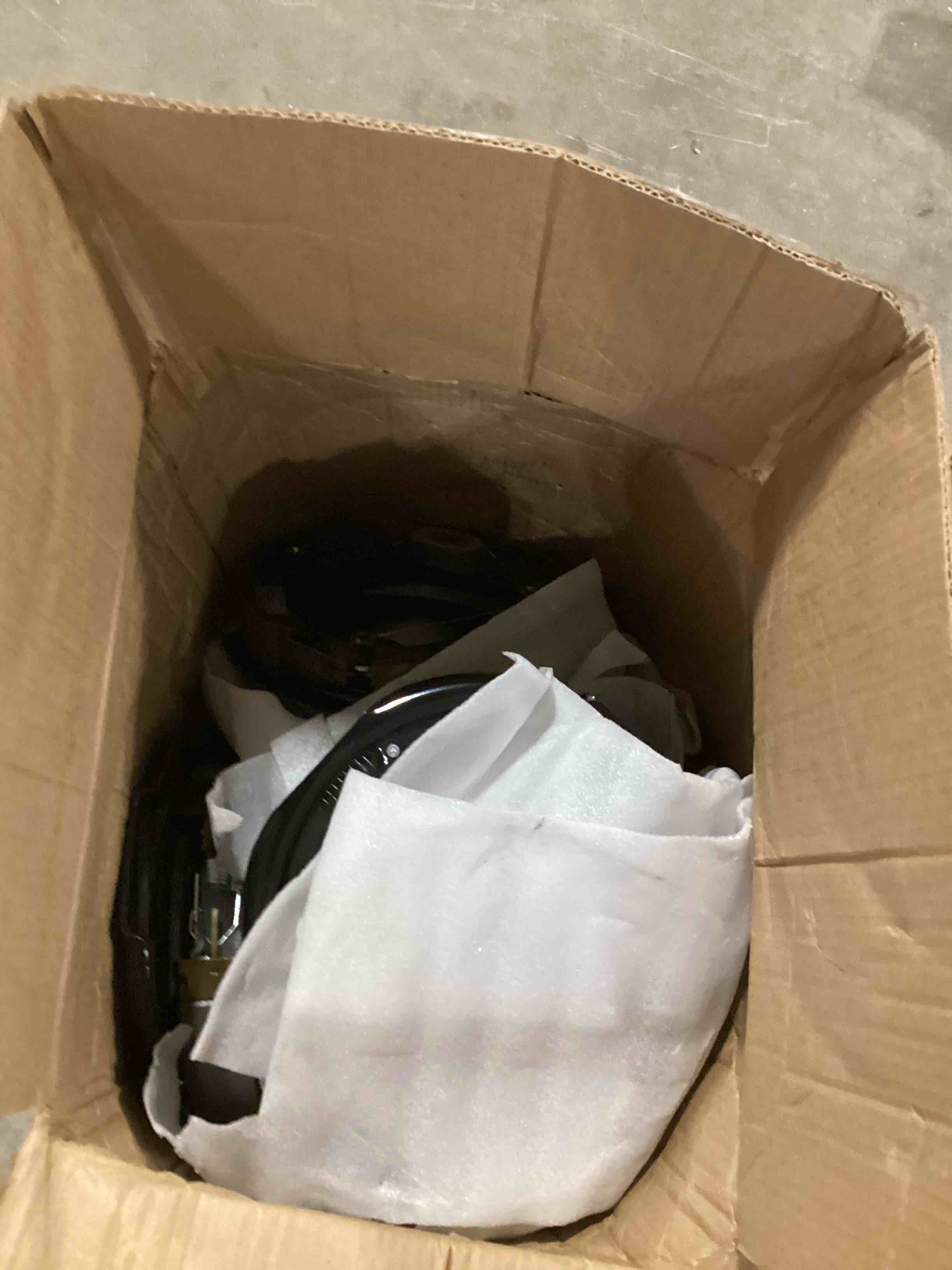 https://s3.amazonaws.com/lotting-images-prod/bidfta/GRA2603309_1755092134457.jpeg