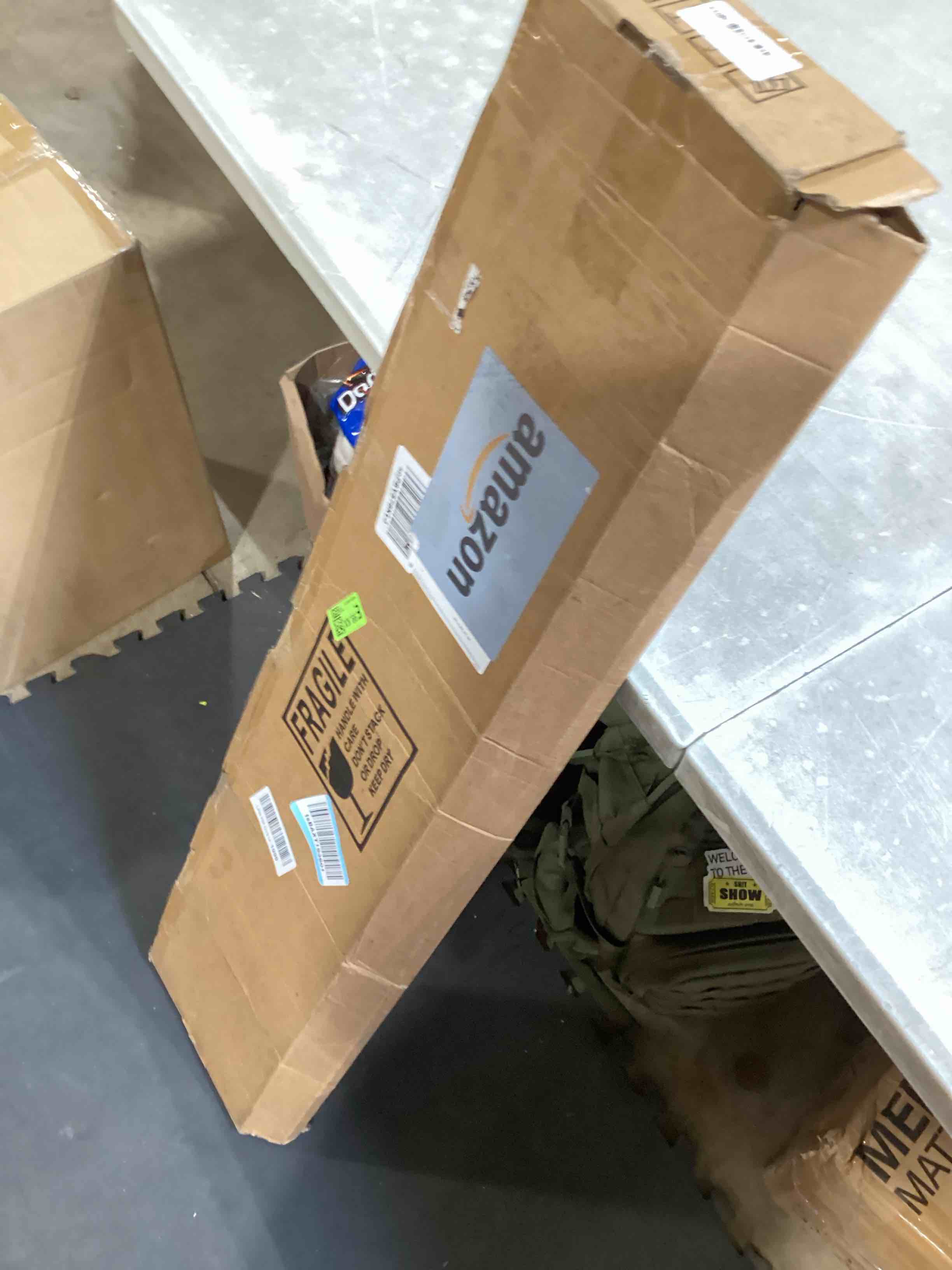 https://s3.amazonaws.com/lotting-images-prod/bidfta/GRA2603580_1755267978197.jpeg