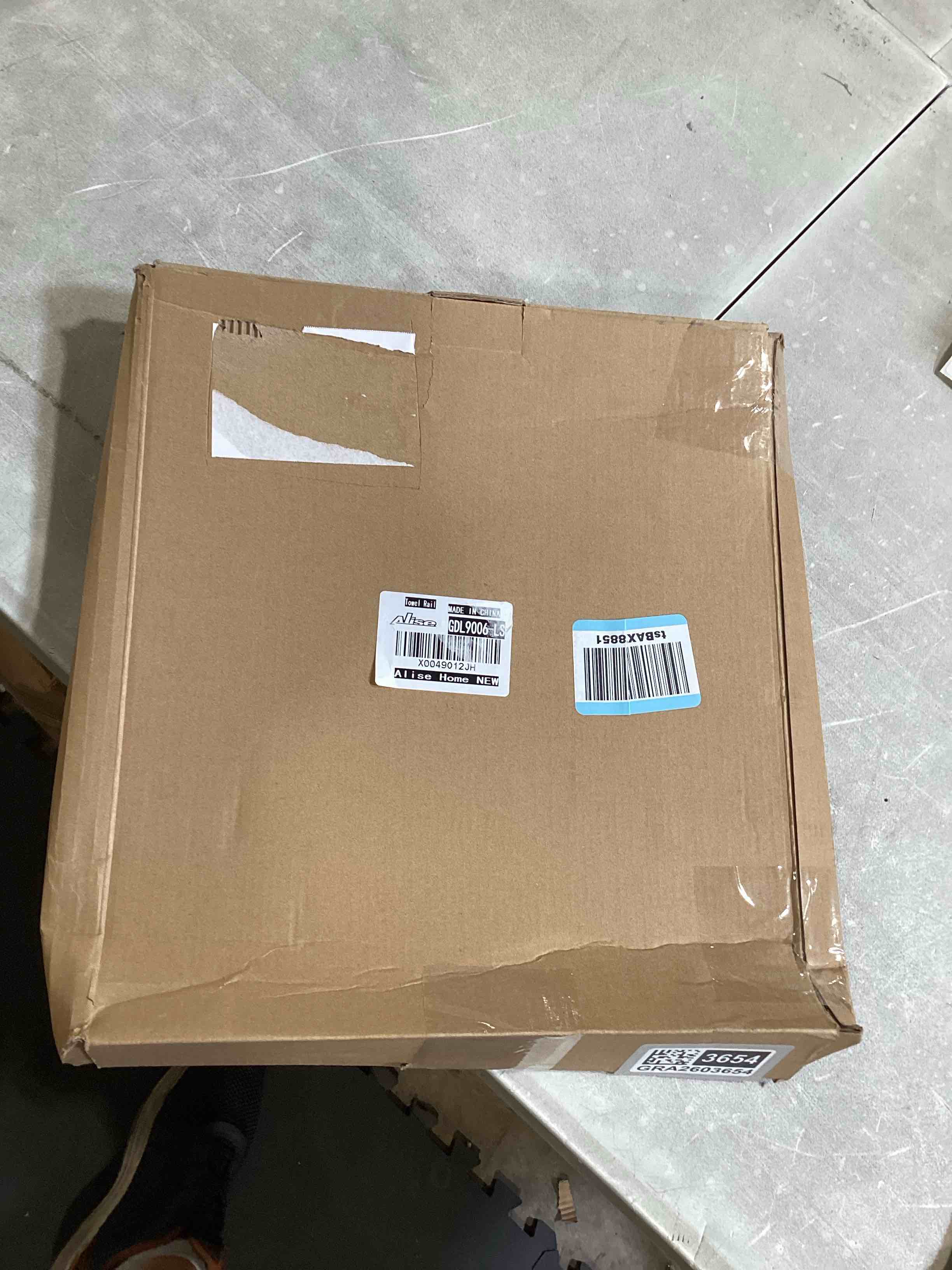 https://s3.amazonaws.com/lotting-images-prod/bidfta/GRA2603654_1755275325924.jpeg