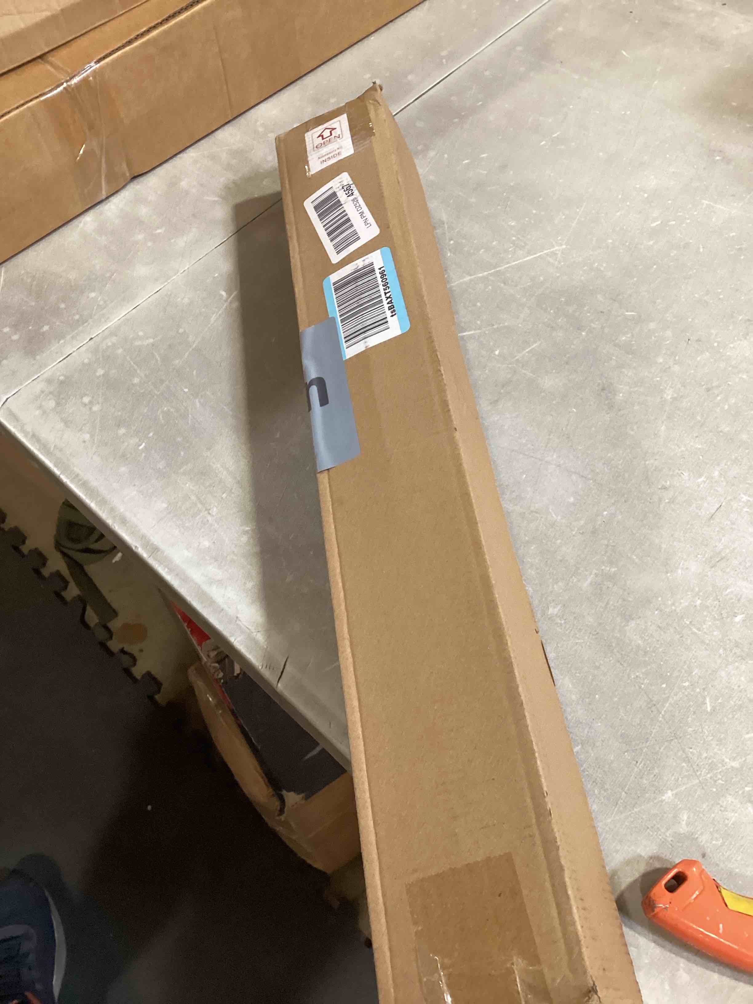 https://s3.amazonaws.com/lotting-images-prod/bidfta/GRA2603846_1755528365422.jpeg