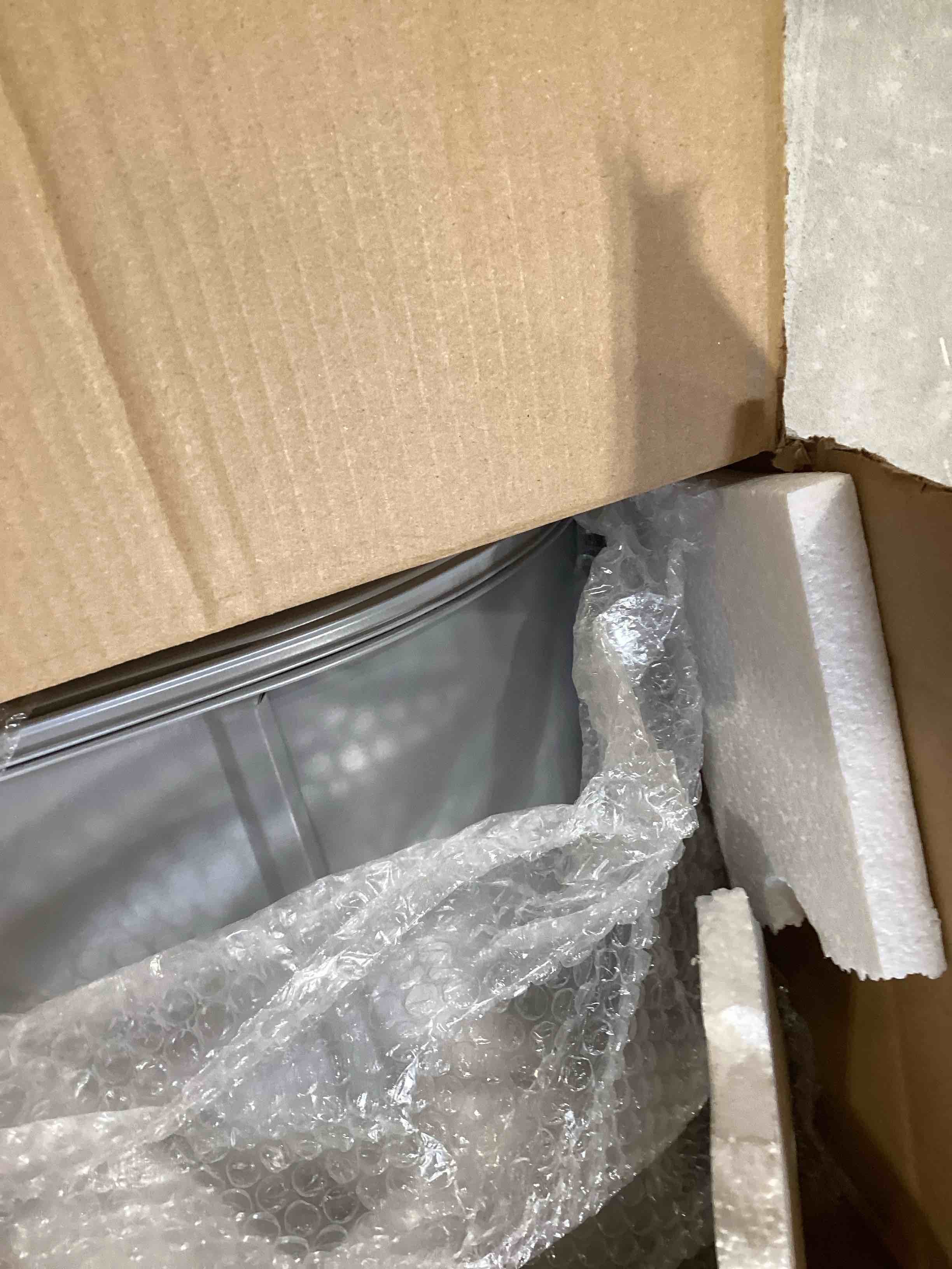 https://s3.amazonaws.com/lotting-images-prod/bidfta/GRA2603981_1755544304603.jpeg