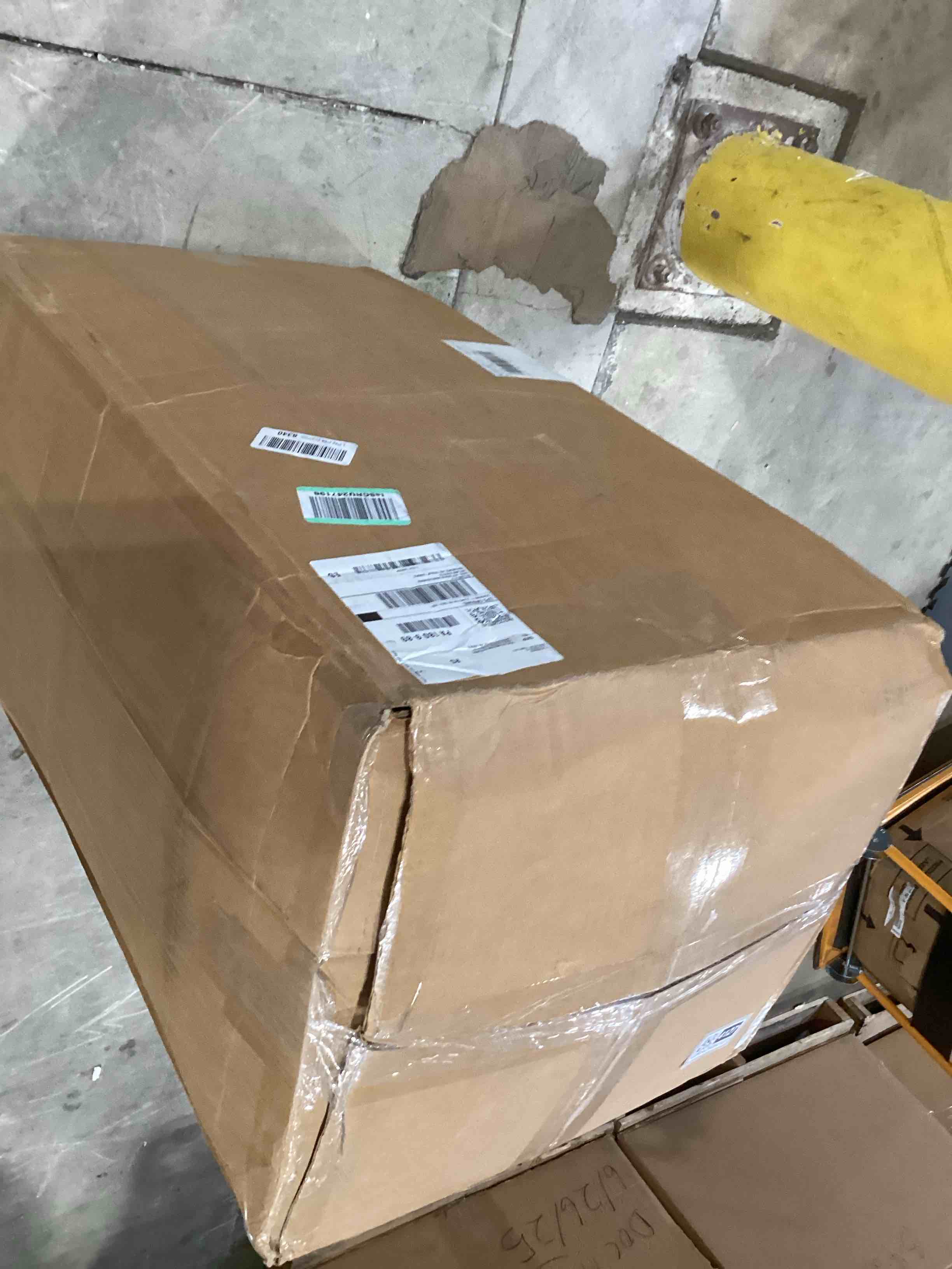 https://s3.amazonaws.com/lotting-images-prod/bidfta/GRA2604127_1755615054922.jpeg