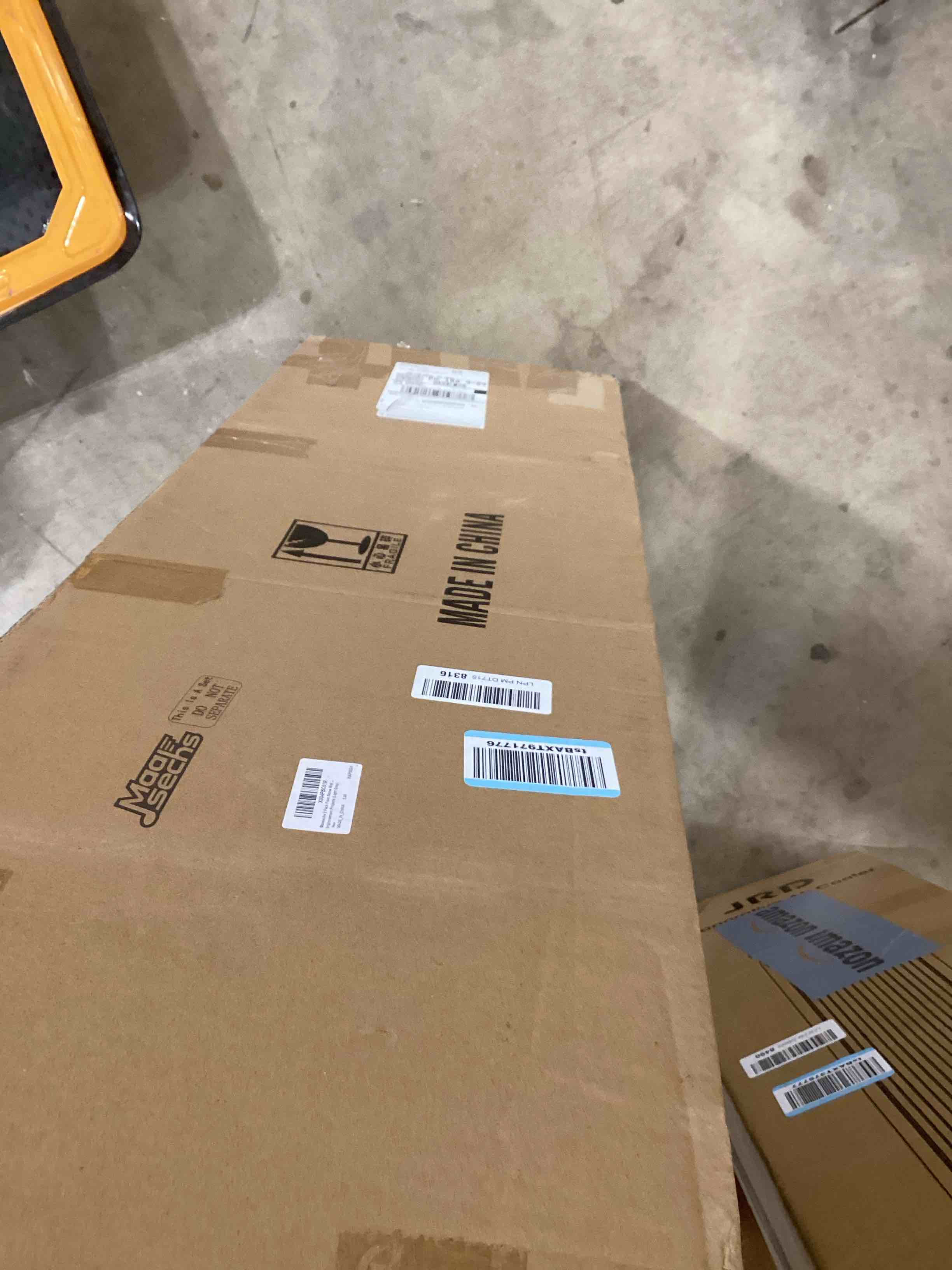 https://s3.amazonaws.com/lotting-images-prod/bidfta/GRA2604252_1755628379843.jpeg