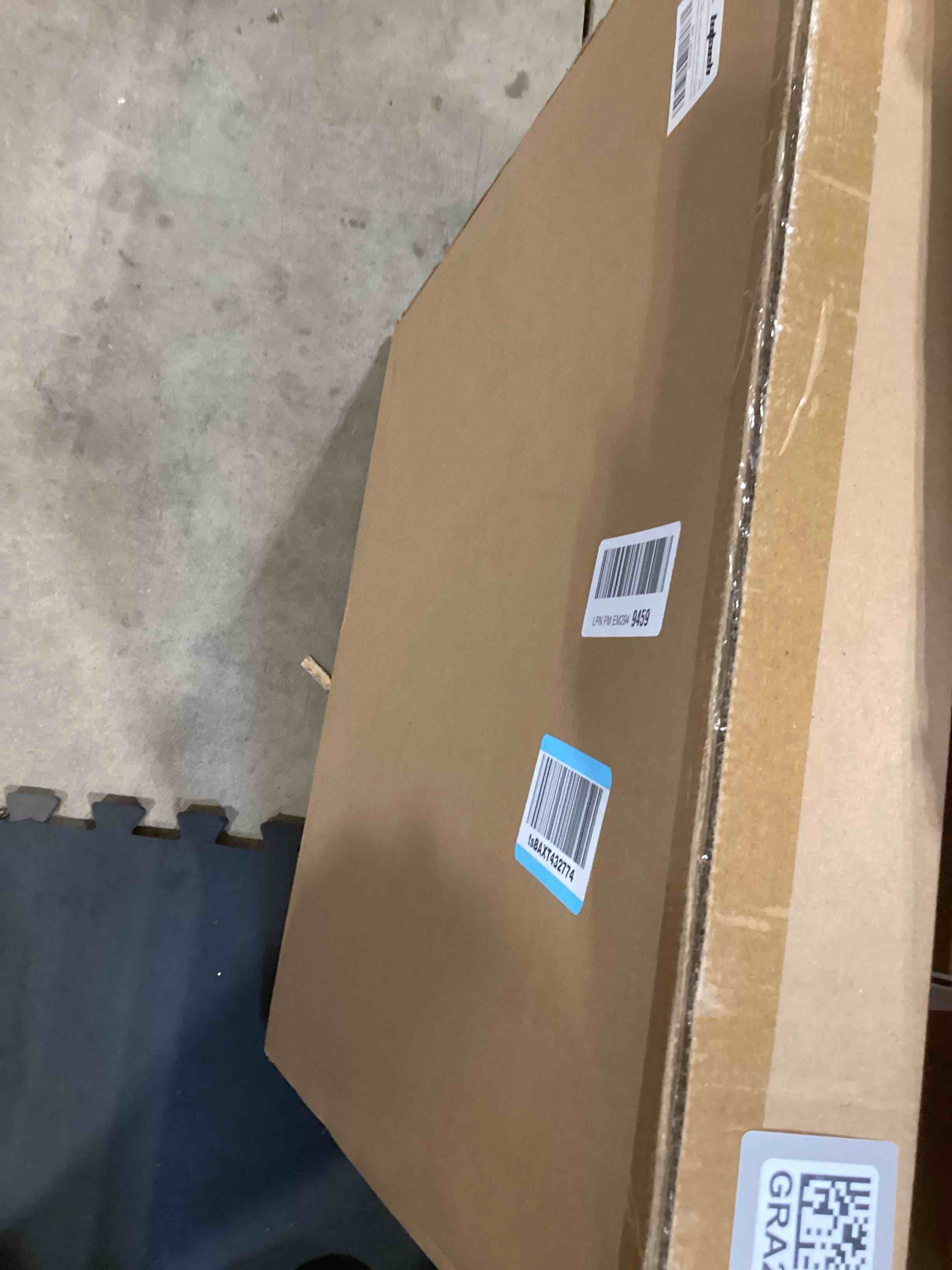https://s3.amazonaws.com/lotting-images-prod/bidfta/GRA2604280_1755630363377.jpeg