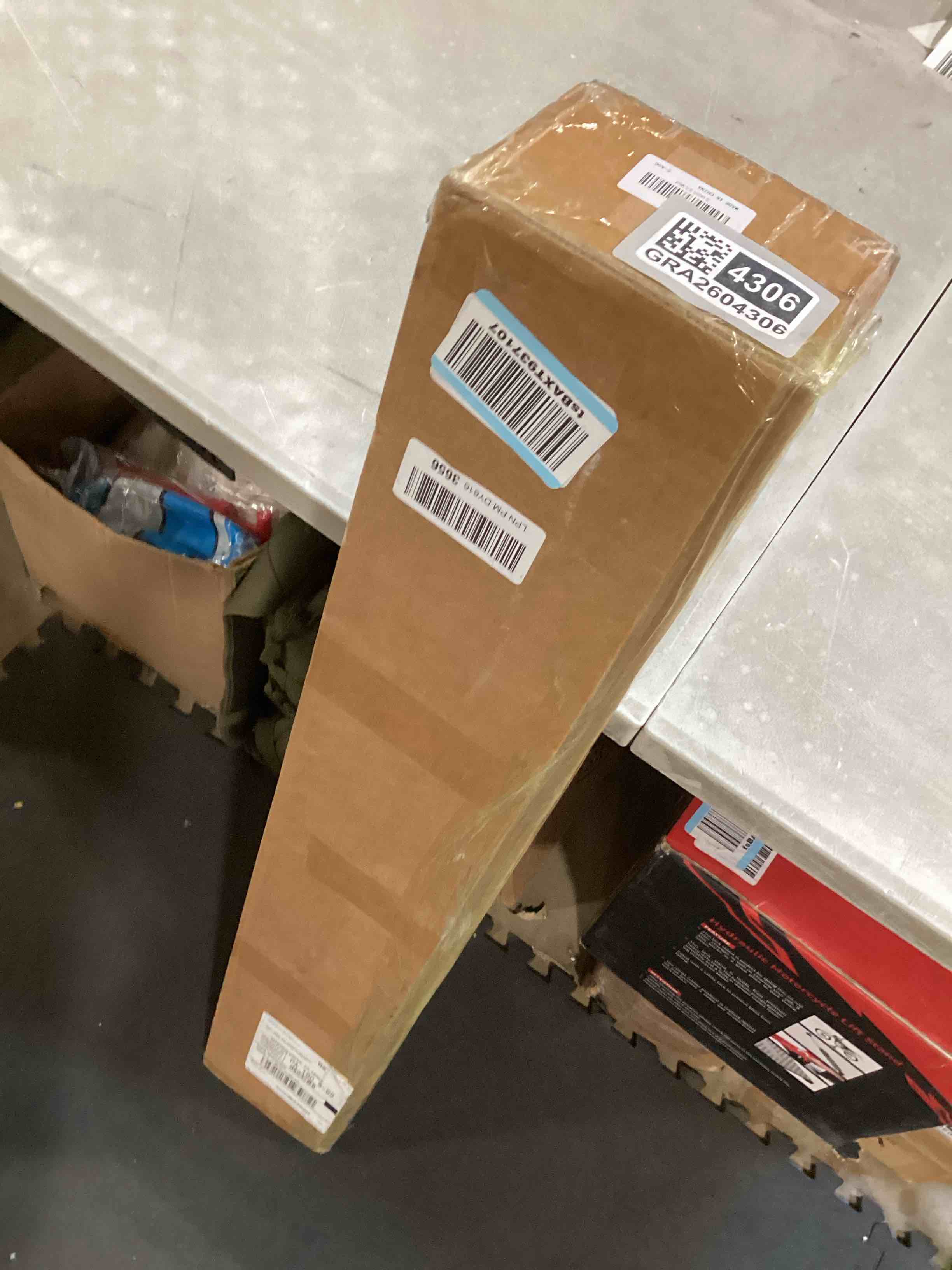 https://s3.amazonaws.com/lotting-images-prod/bidfta/GRA2604306_1755632141320.jpeg