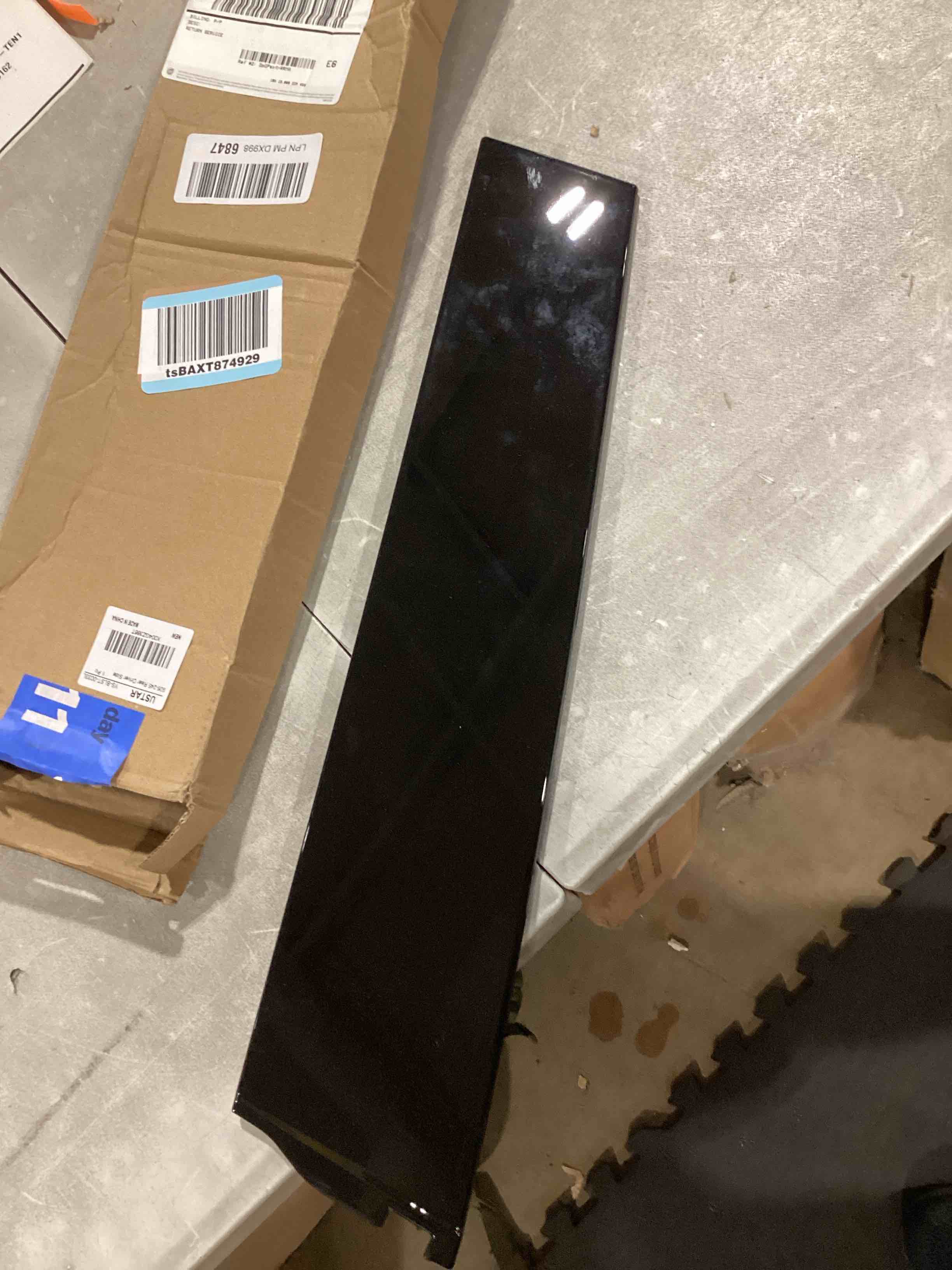 https://s3.amazonaws.com/lotting-images-prod/bidfta/GRA2604565_1755716158360.jpeg