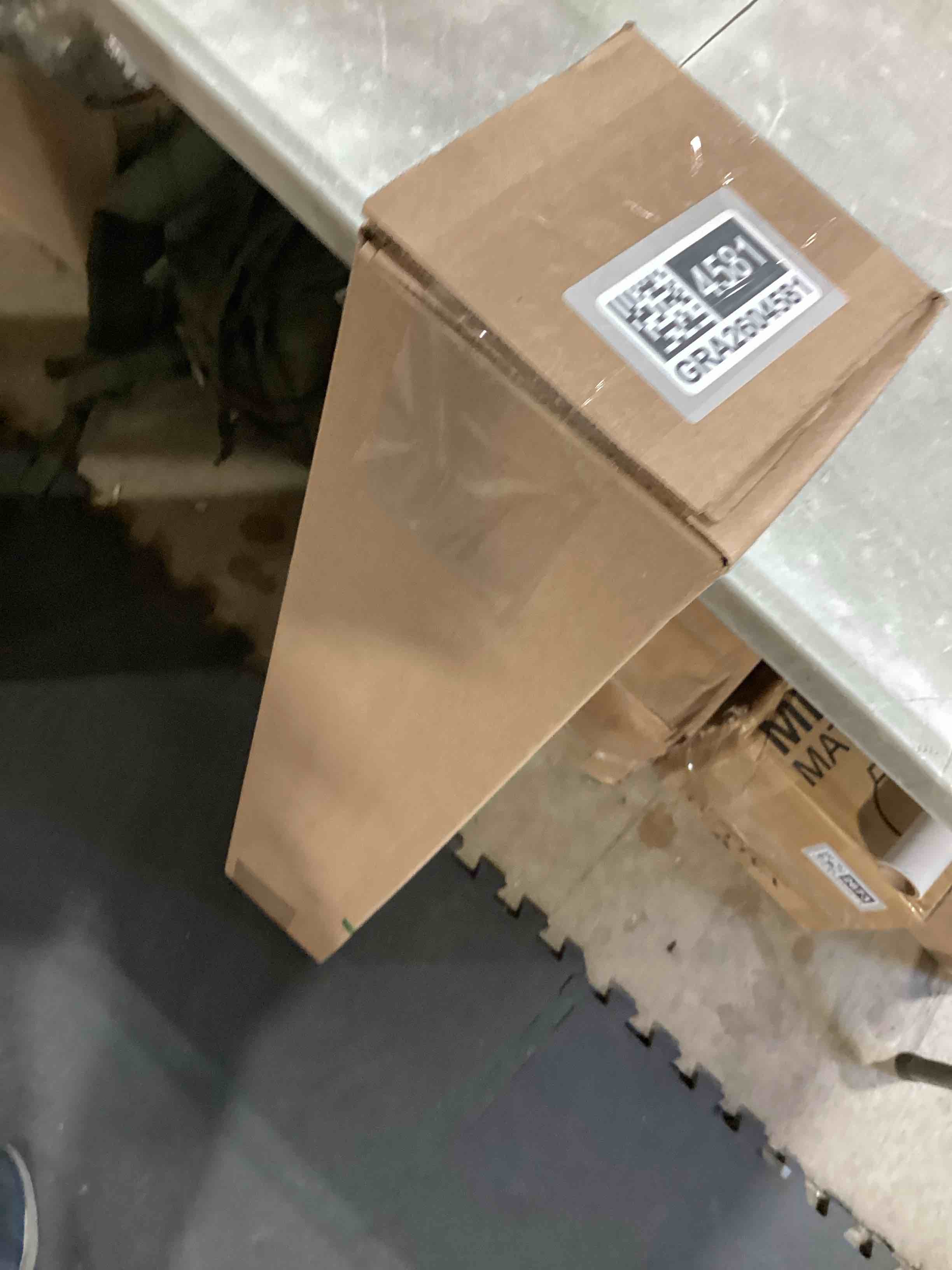 https://s3.amazonaws.com/lotting-images-prod/bidfta/GRA2604581_1755717839570.jpeg
