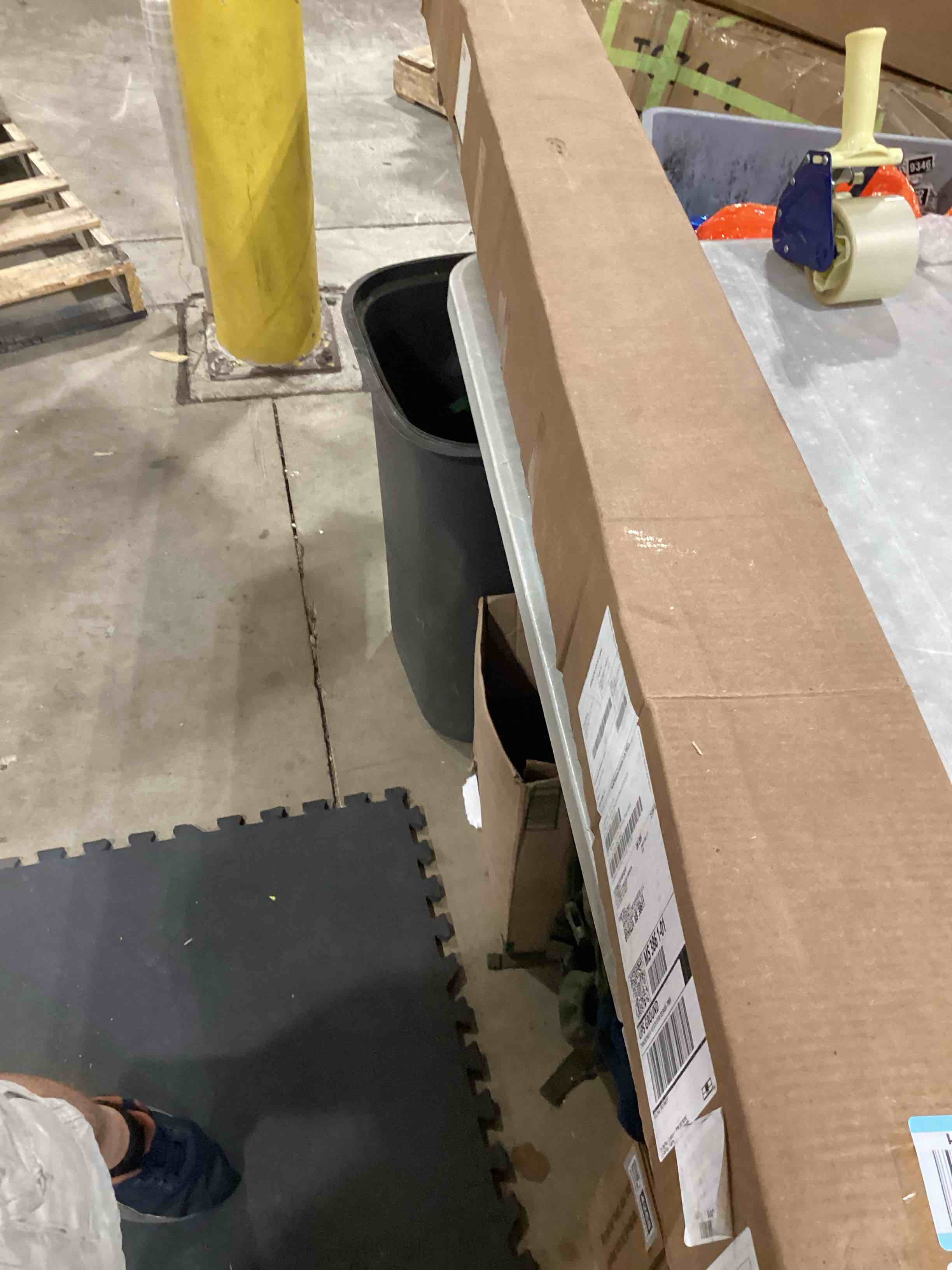 https://s3.amazonaws.com/lotting-images-prod/bidfta/GRA2604707_1755787550364.jpeg