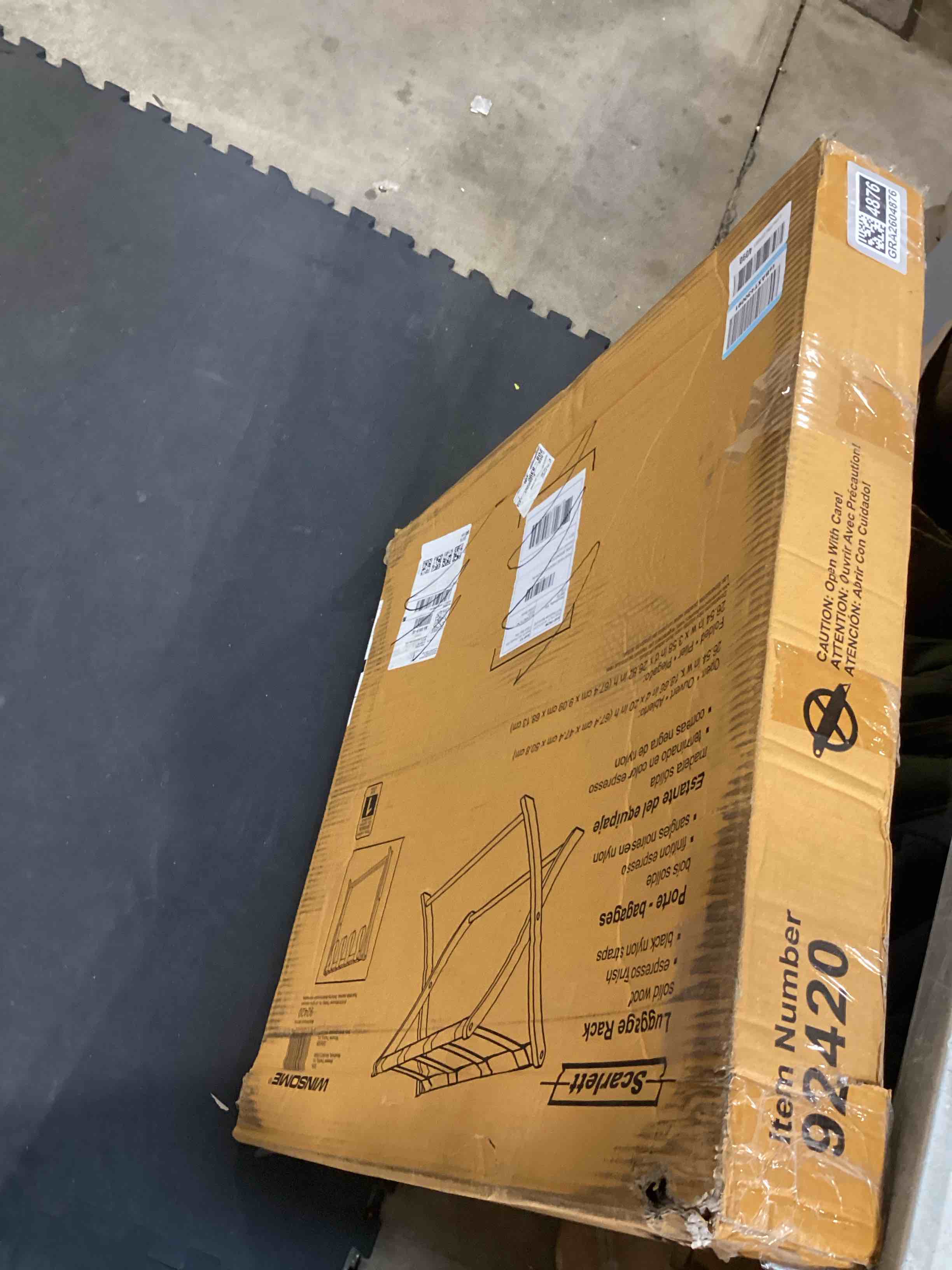 https://s3.amazonaws.com/lotting-images-prod/bidfta/GRA2604876_1755885643857.jpeg