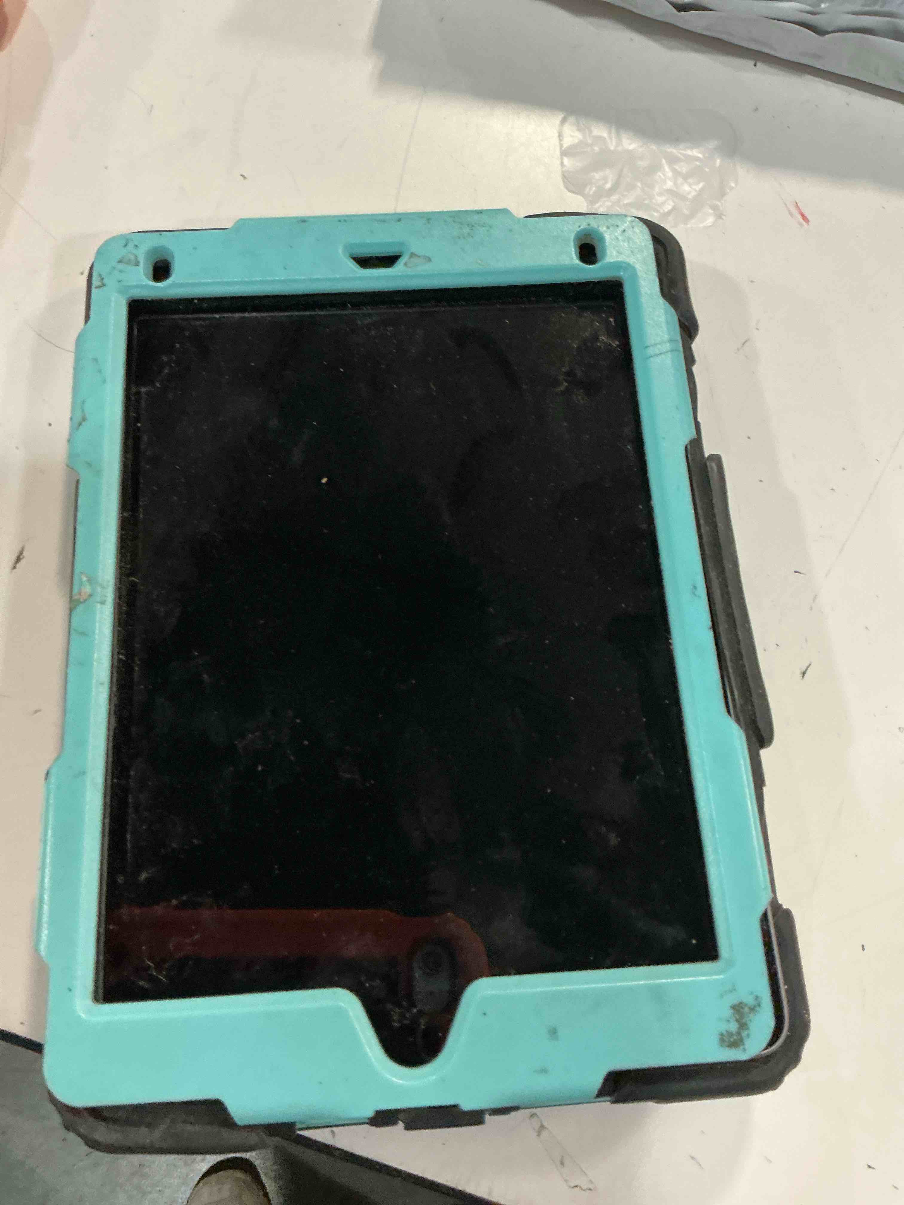 Condition photo showing Working Condition Verified for (missing charger)Apple iPad 6th Generation A1893 128GB Wi-Fi 9.7in Space Gray