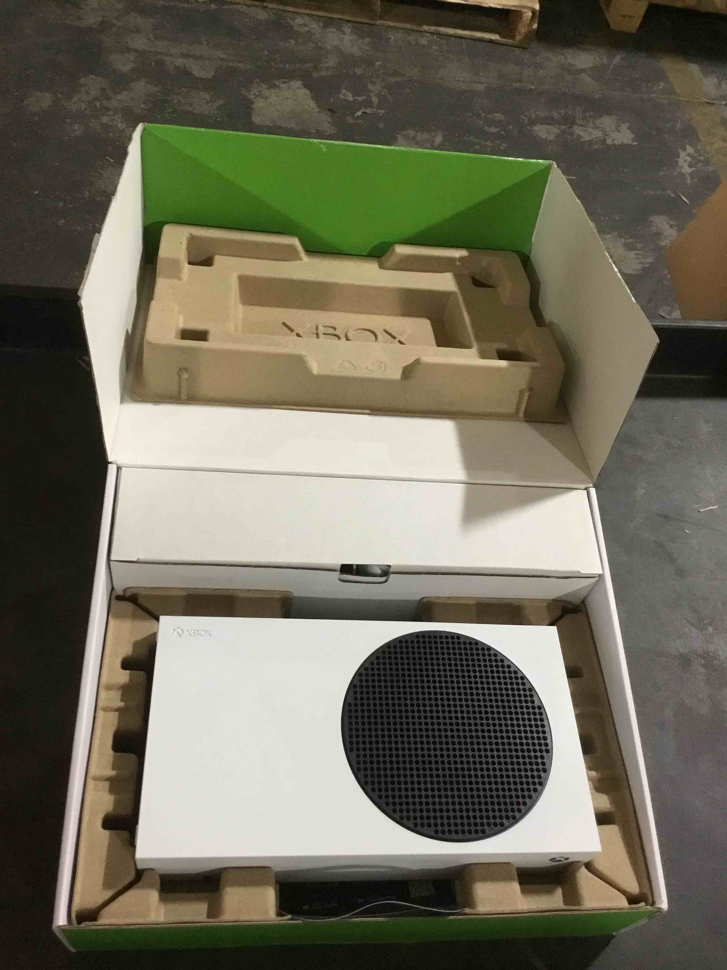 https://s3.amazonaws.com/lotting-images-prod/bidfta/GRA3241561_1759928241823.jpeg