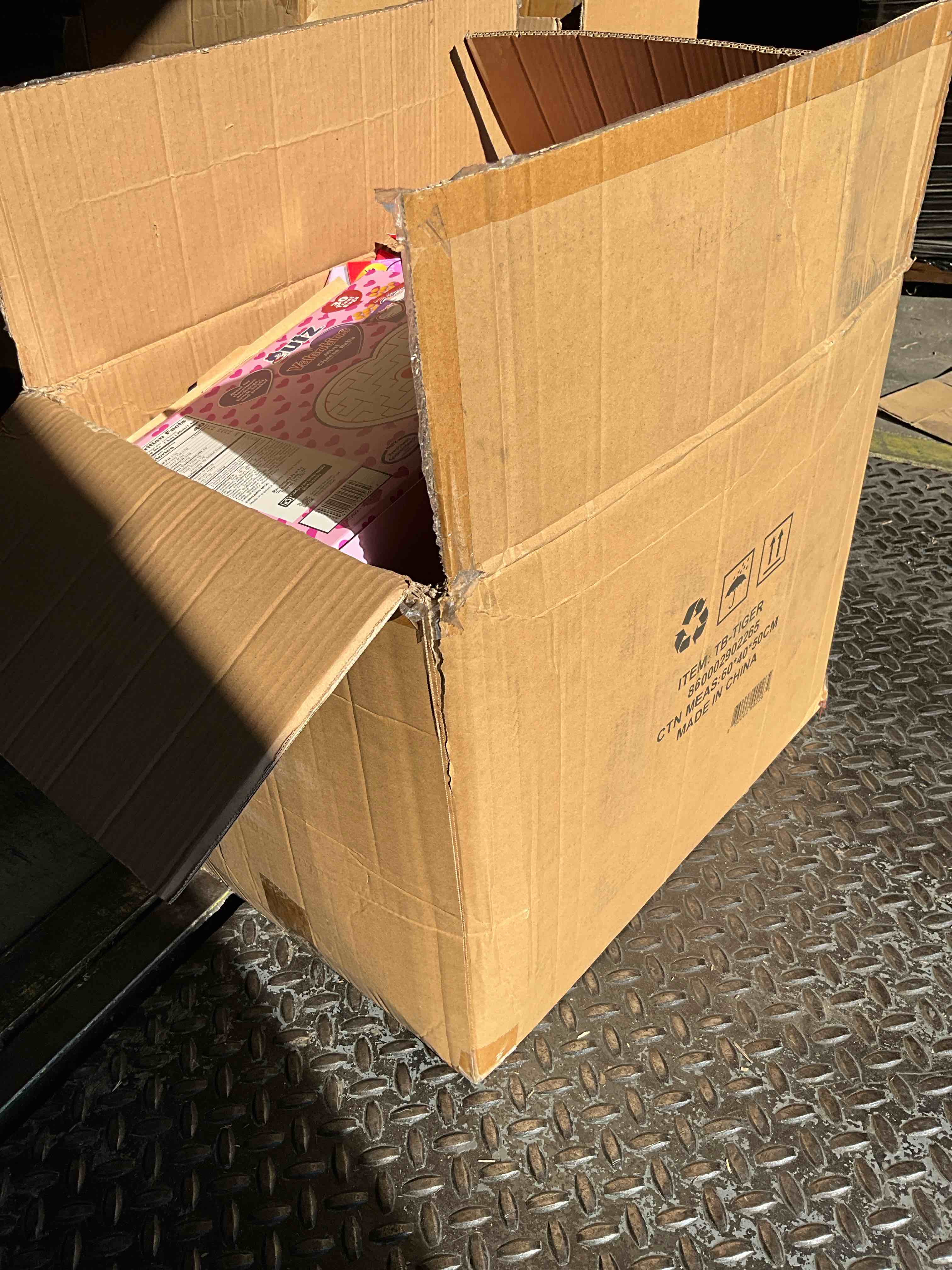 https://s3.amazonaws.com/lotting-images-prod/bidfta/GRA3248049_1758117781114.jpeg
