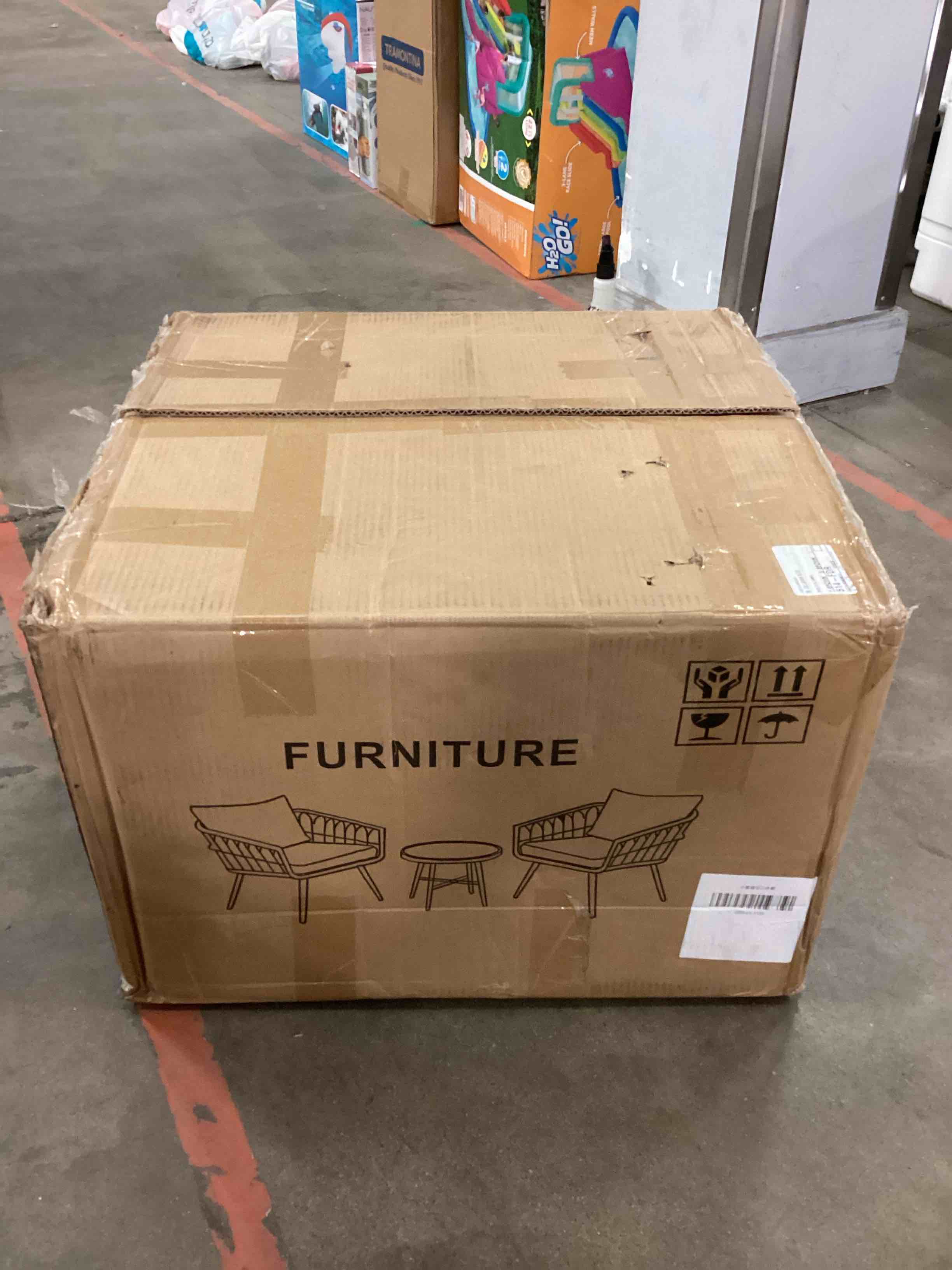 https://s3.amazonaws.com/lotting-images-prod/bidfta/GRA3252240_1758815651527.jpeg
