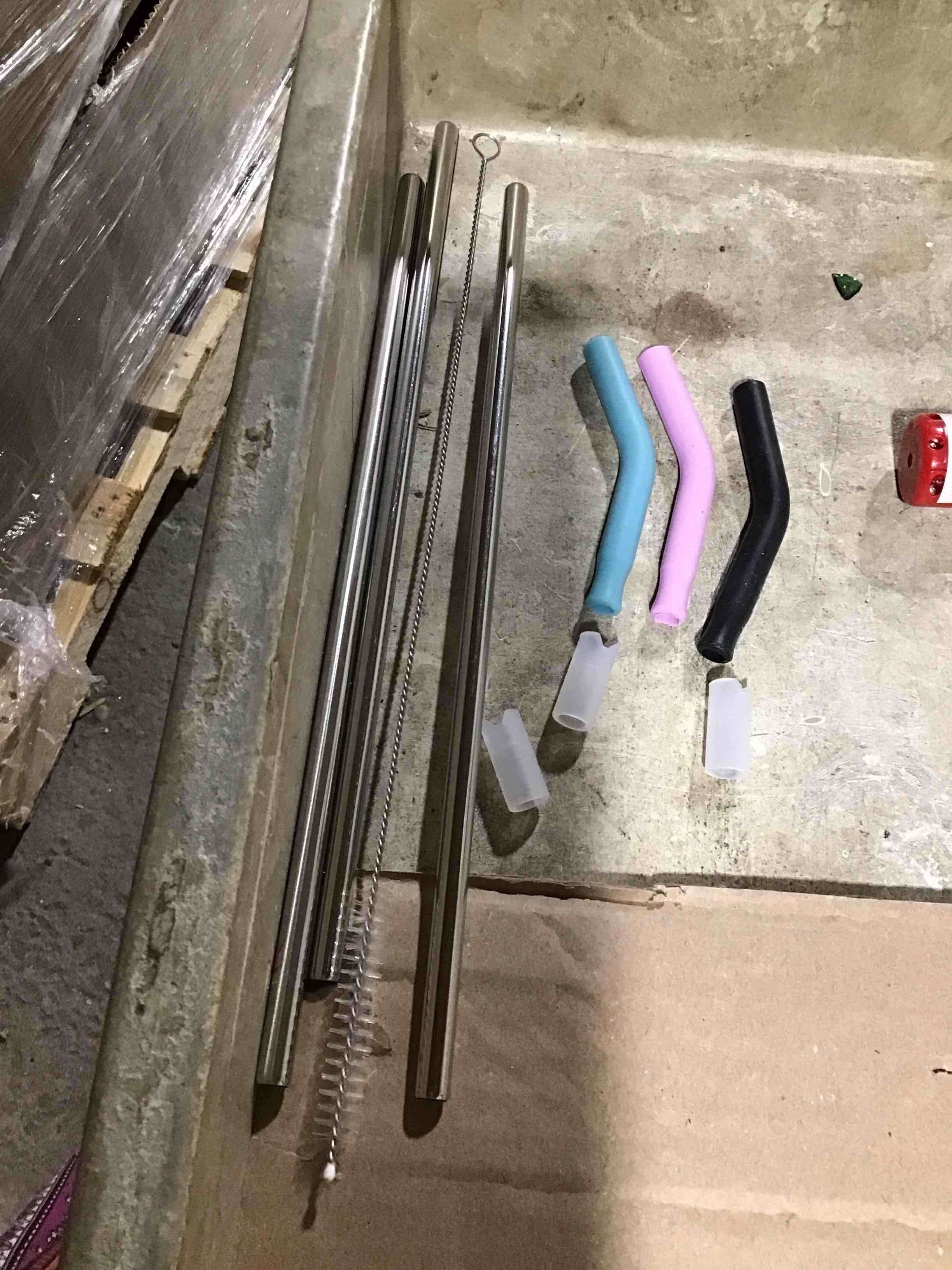 Condition photo showing Good Condition for straws reusable to fit 40 oz tumbler 