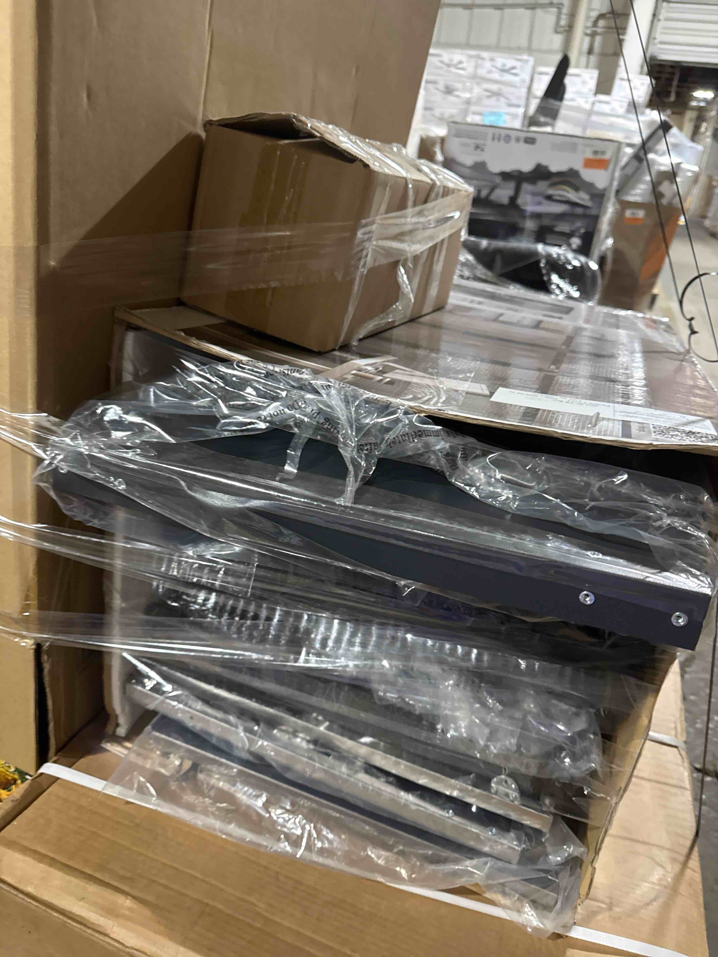 https://s3.amazonaws.com/lotting-images-prod/bidfta/GRA3255948_1757704417082.jpeg