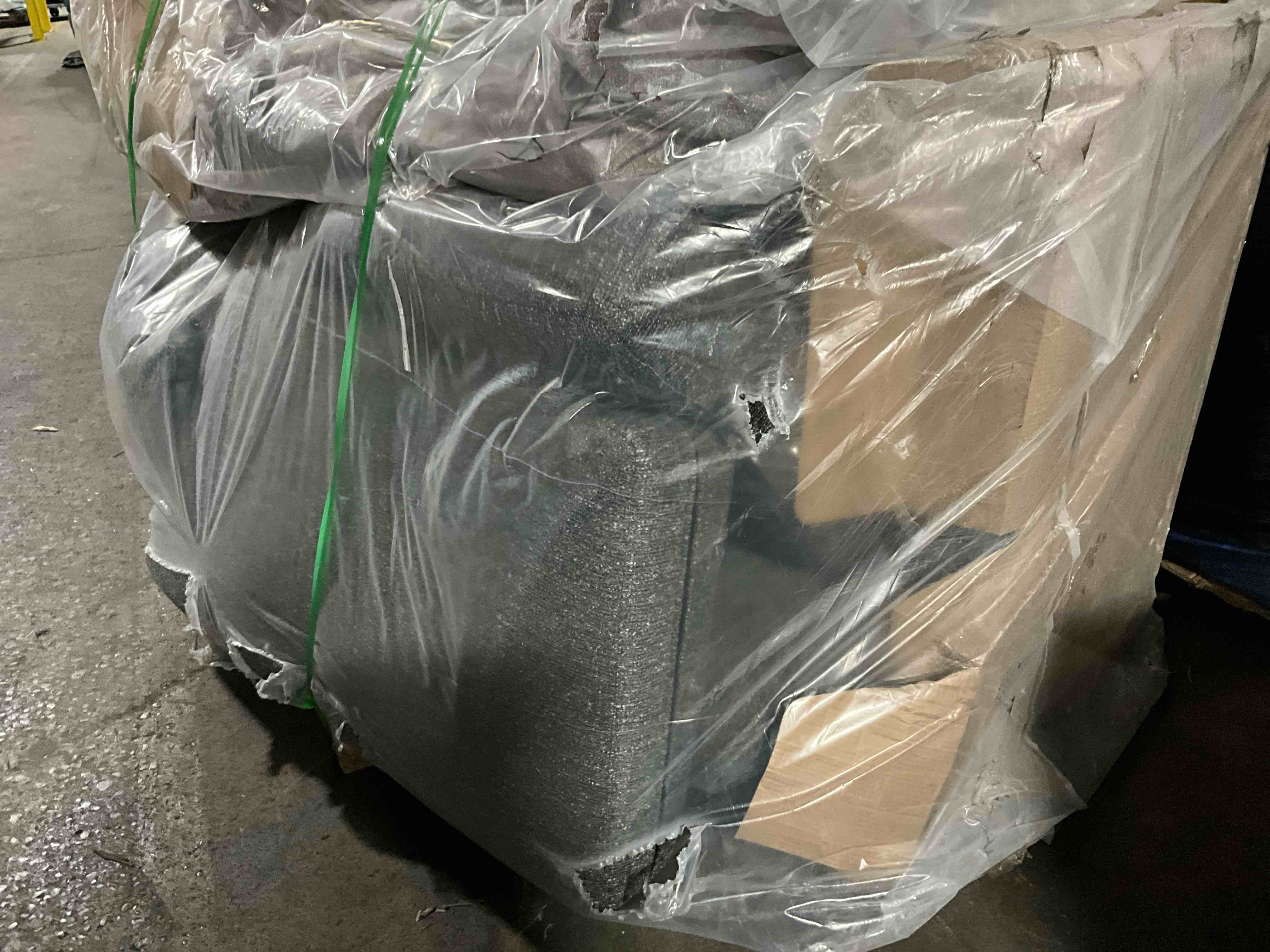 https://s3.amazonaws.com/lotting-images-prod/bidfta/GRA3272053_1760545369972.jpeg