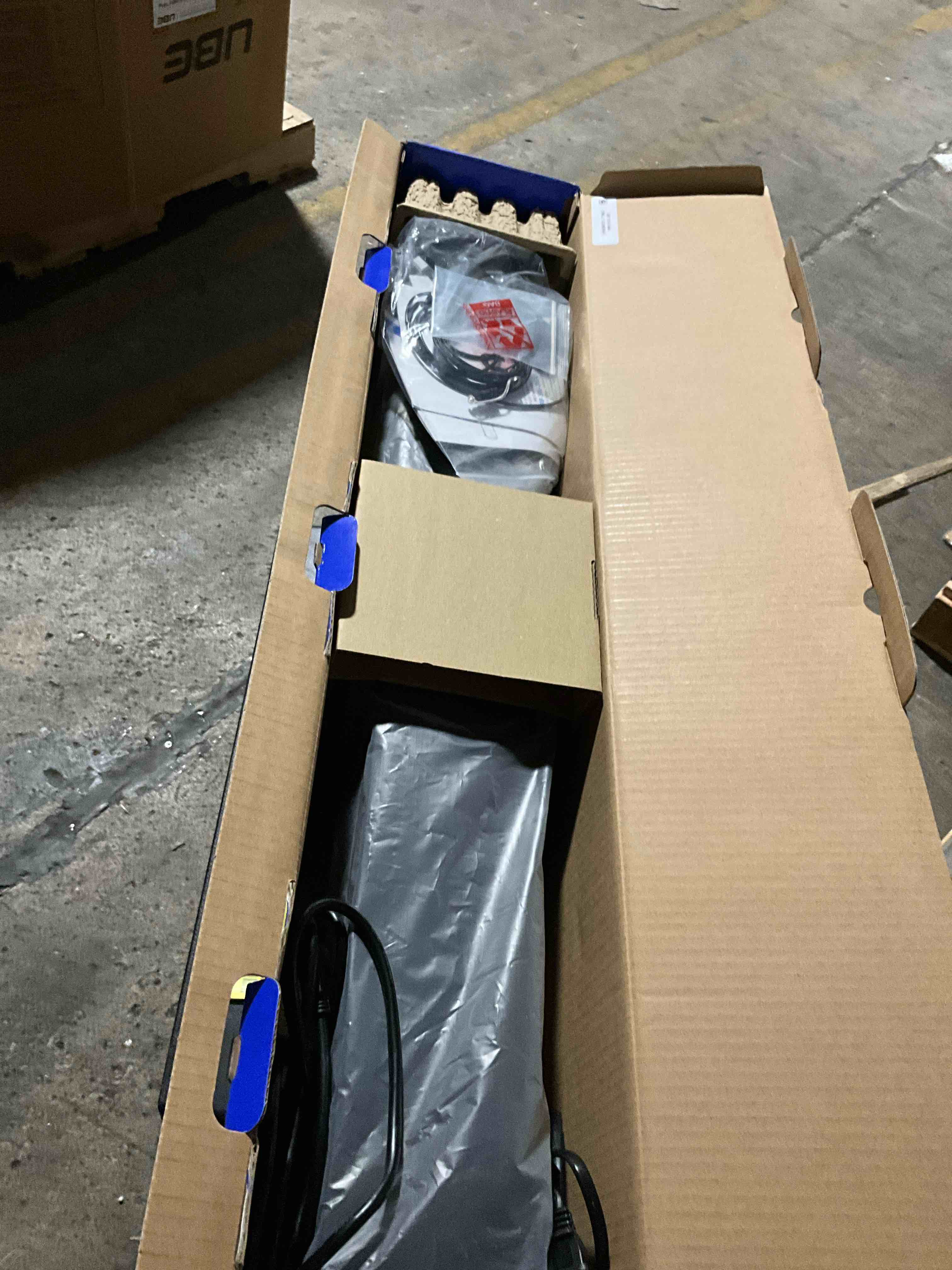 https://s3.amazonaws.com/lotting-images-prod/bidfta/GRA3277692_1758806861867.jpeg