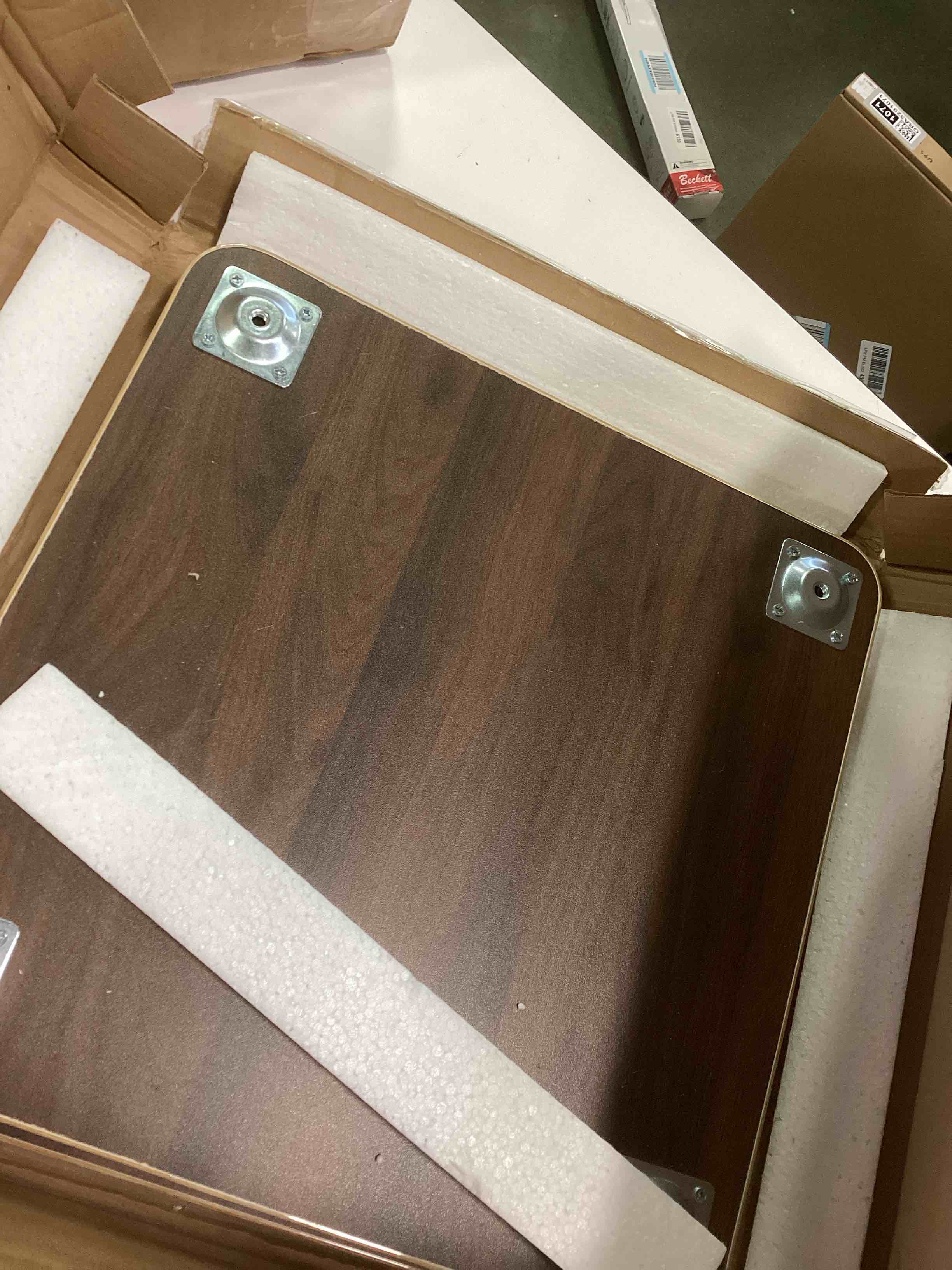 https://s3.amazonaws.com/lotting-images-prod/bidfta/GRA3324553_1760966899668.jpeg