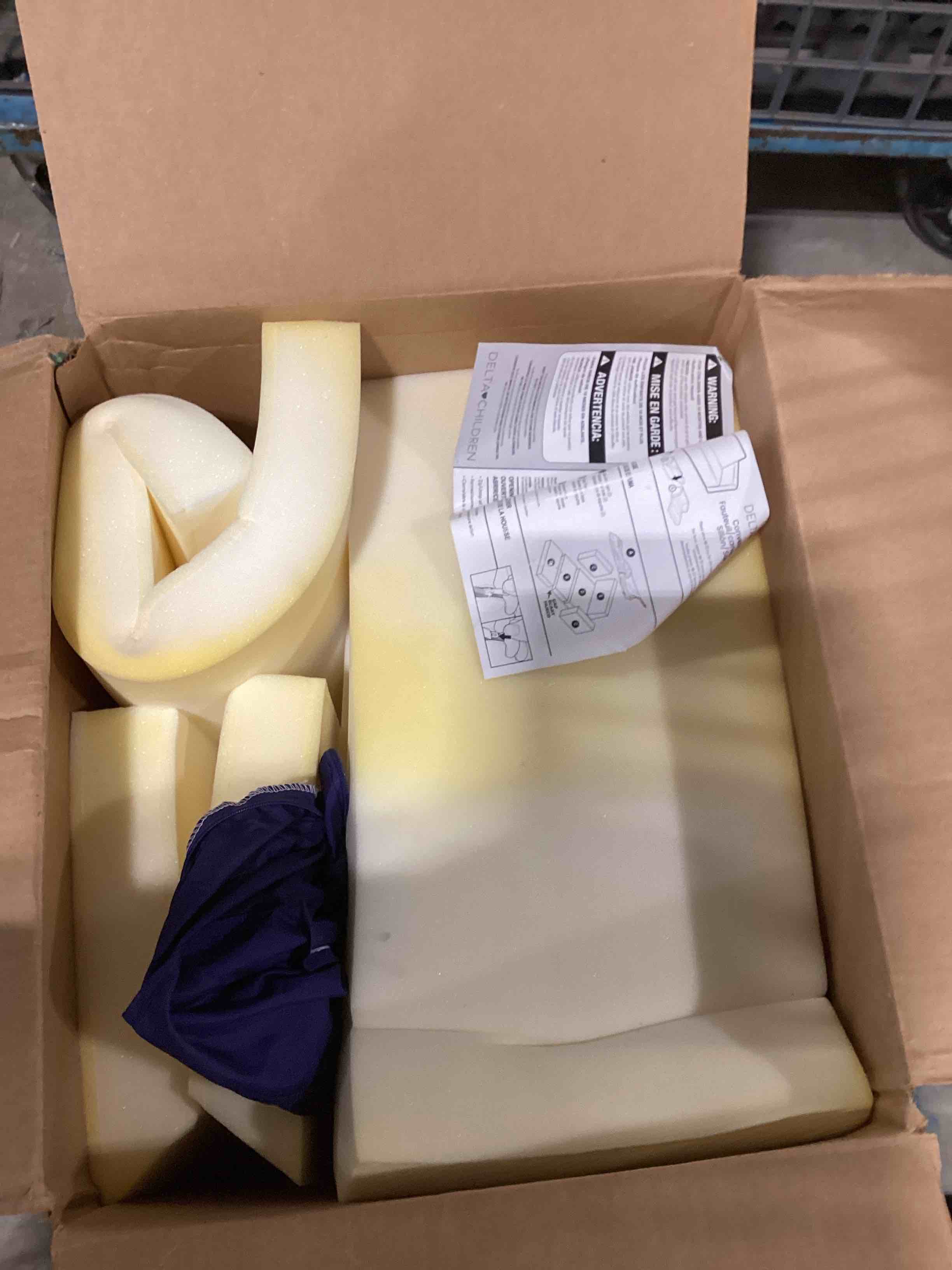 delta children cozee flip-out chair - 2-in-1 convertible chair to lounger for kids, blue