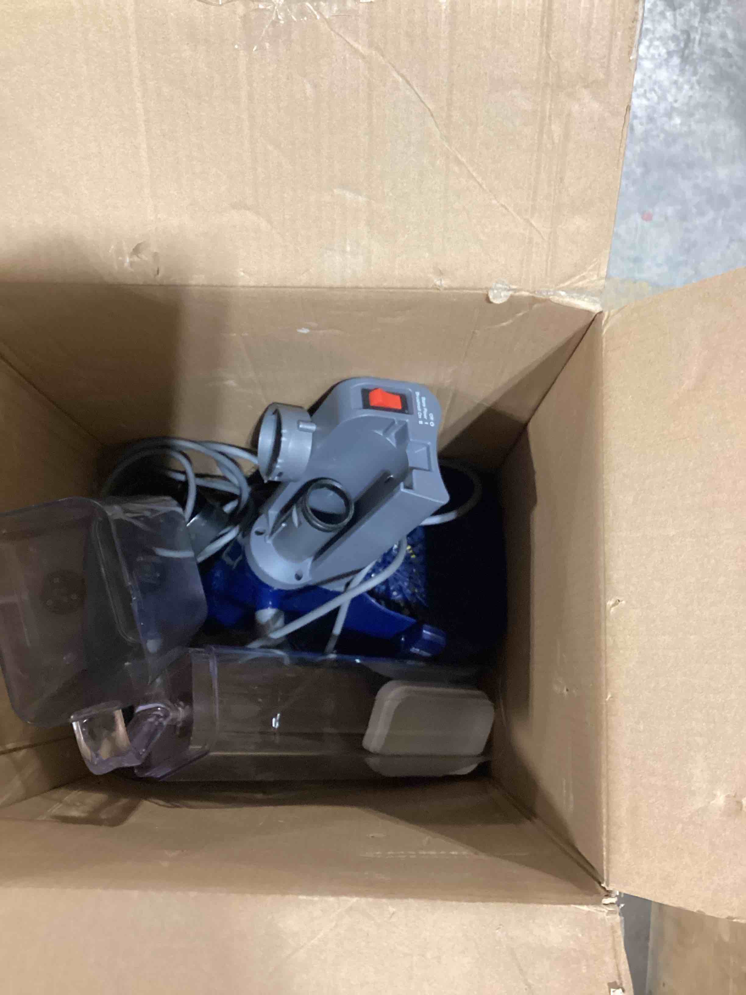   Shark Navigator lift away DLX incomplete