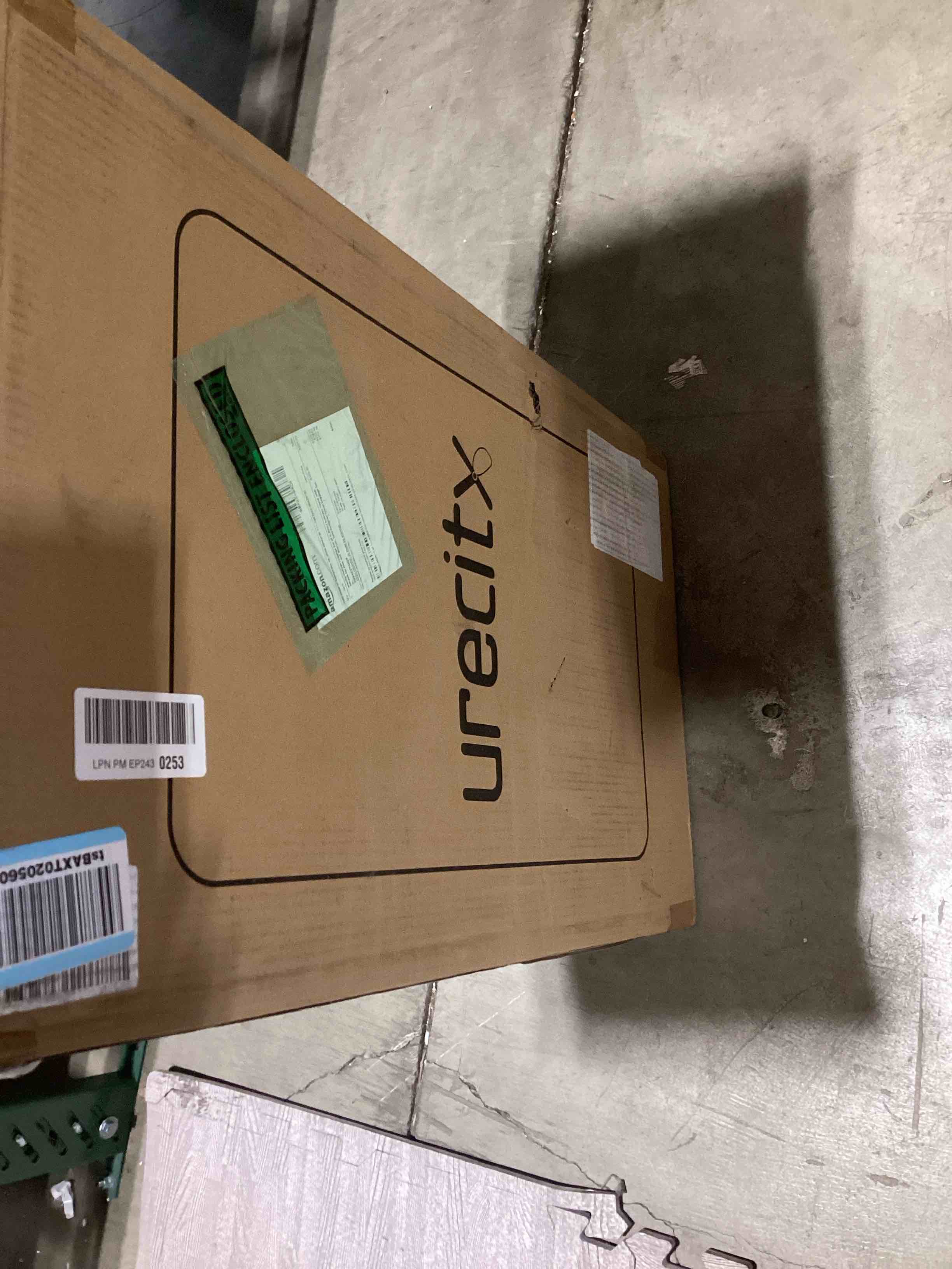 https://s3.amazonaws.com/lotting-images-prod/bidfta/GRA3380977_1760626206791.jpeg