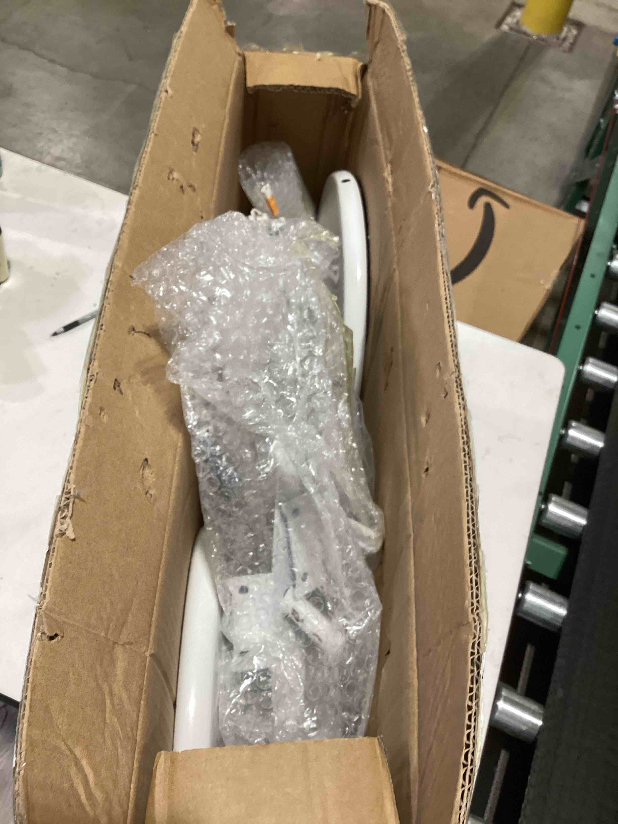 https://s3.amazonaws.com/lotting-images-prod/bidfta/GRA3381015_1760636030713.jpeg