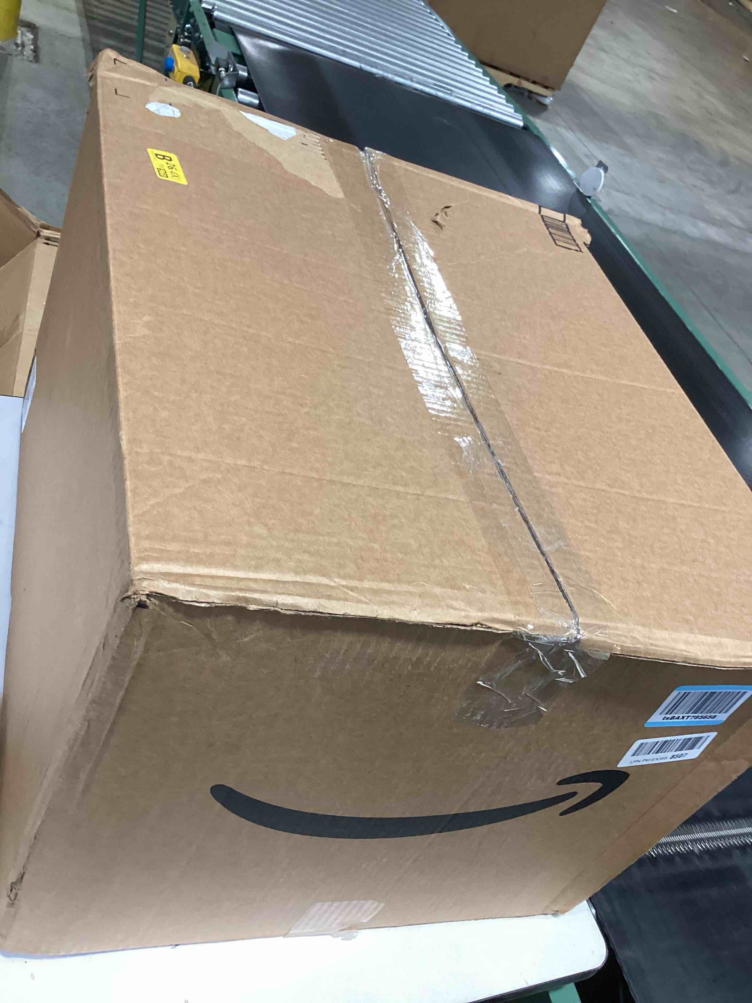 https://s3.amazonaws.com/lotting-images-prod/bidfta/GRA3381022_1760636652976.jpeg