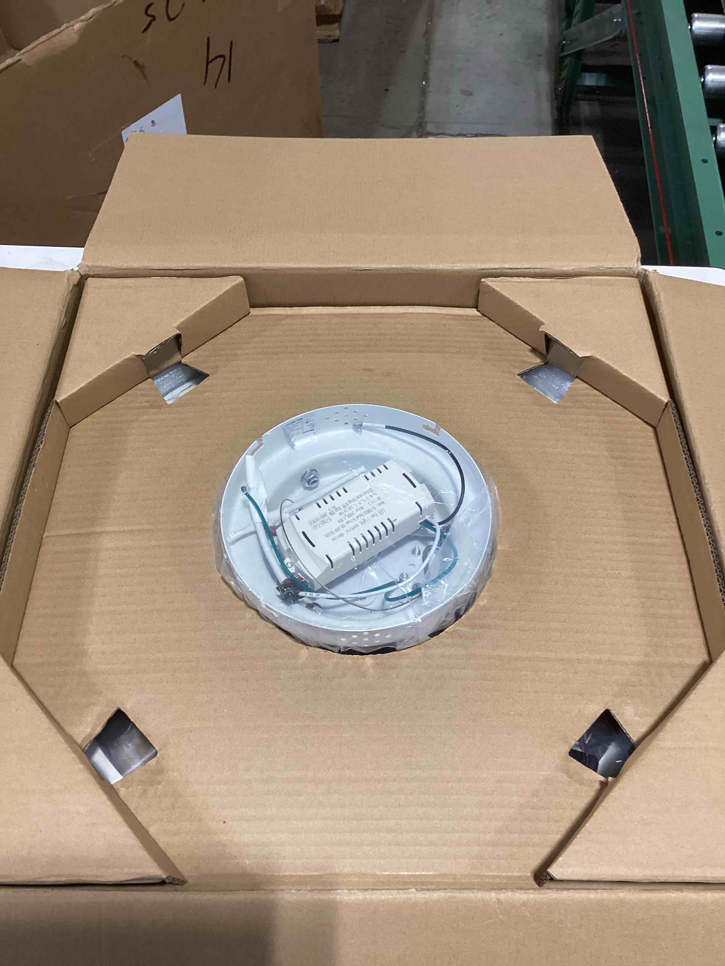 https://s3.amazonaws.com/lotting-images-prod/bidfta/GRA3381098_1760719984463.jpeg
