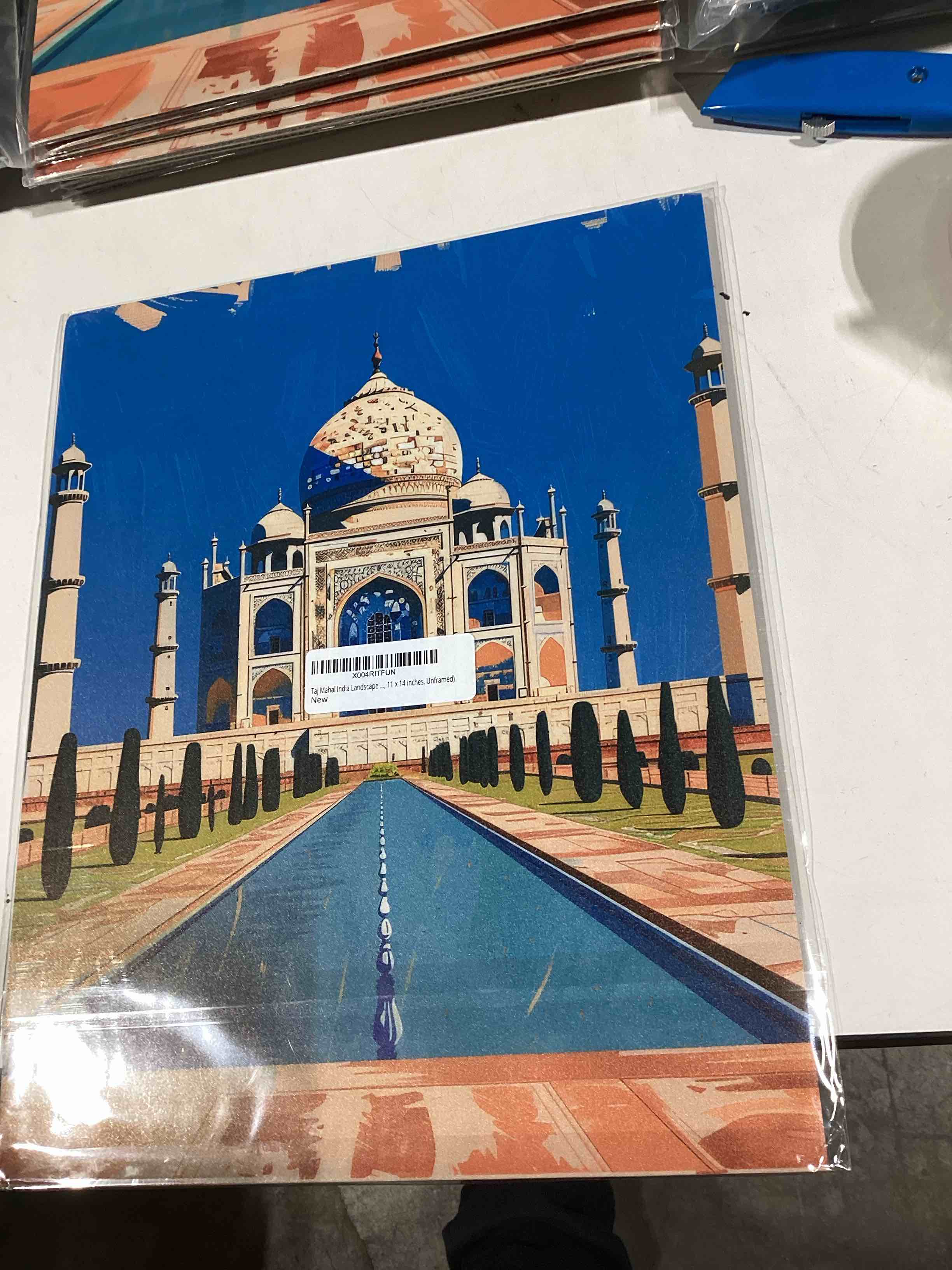 Condition photo showing Good Condition for Taj Mahal India Landscape Poster Art Print, Retro Vintage Wall Art Nature Painting Gallery 22 (Taj Mahal India, 11 x 14 inches, Unframed) Taj Mahal India Unframed 14"L x 11"W