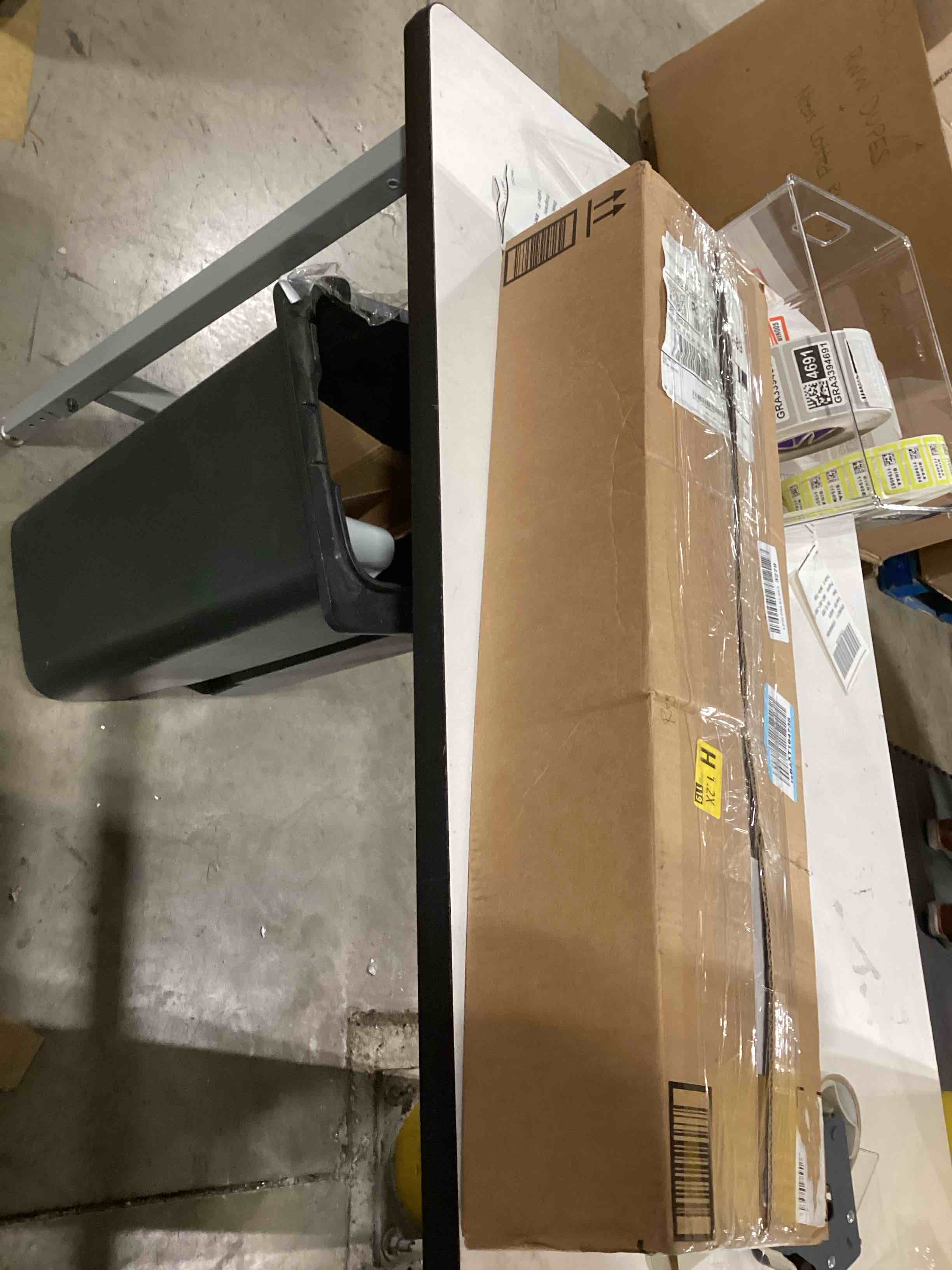 https://s3.amazonaws.com/lotting-images-prod/bidfta/GRA3394682_1760618426883.jpeg