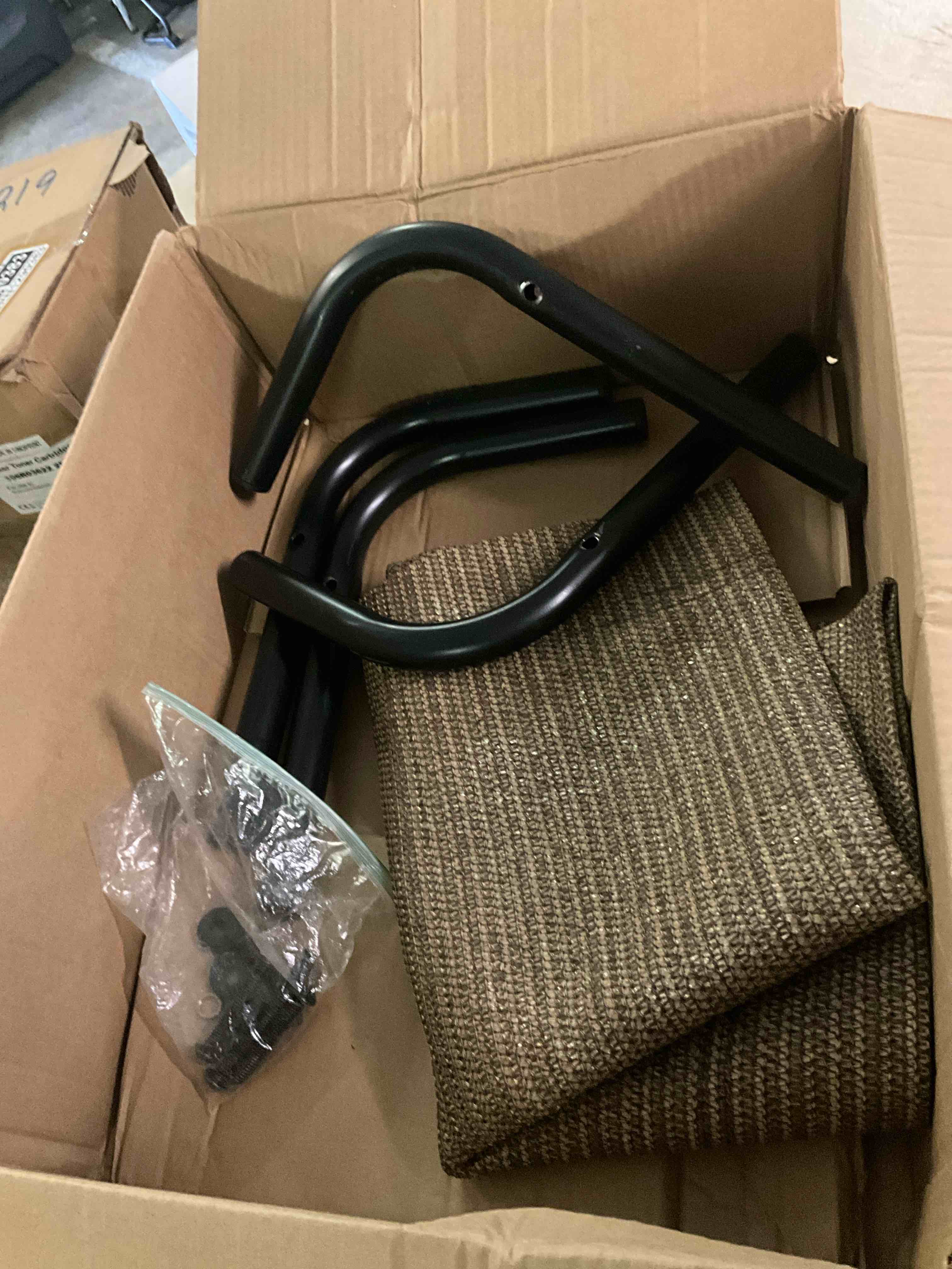 https://s3.amazonaws.com/lotting-images-prod/bidfta/GRA3457003_1754512668816.jpeg