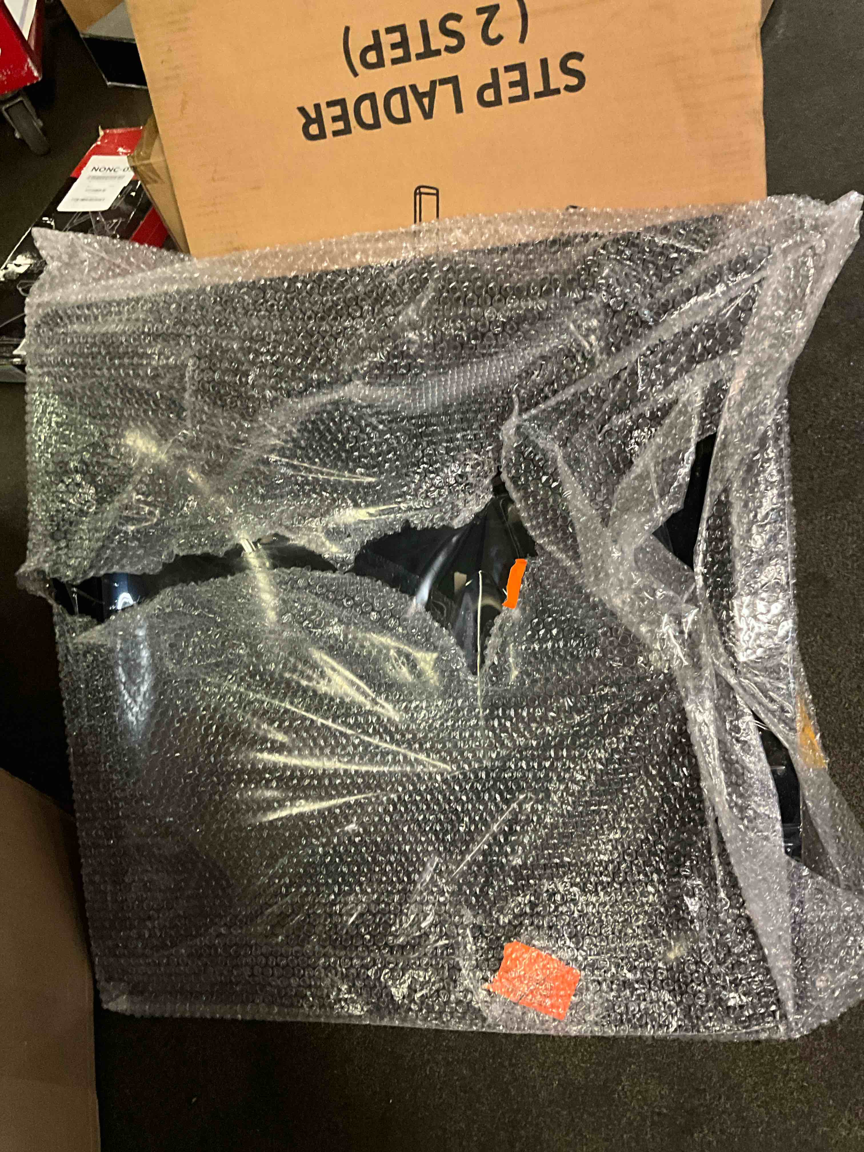 https://s3.amazonaws.com/lotting-images-prod/bidfta/GRA3457008_1754513033877.jpeg